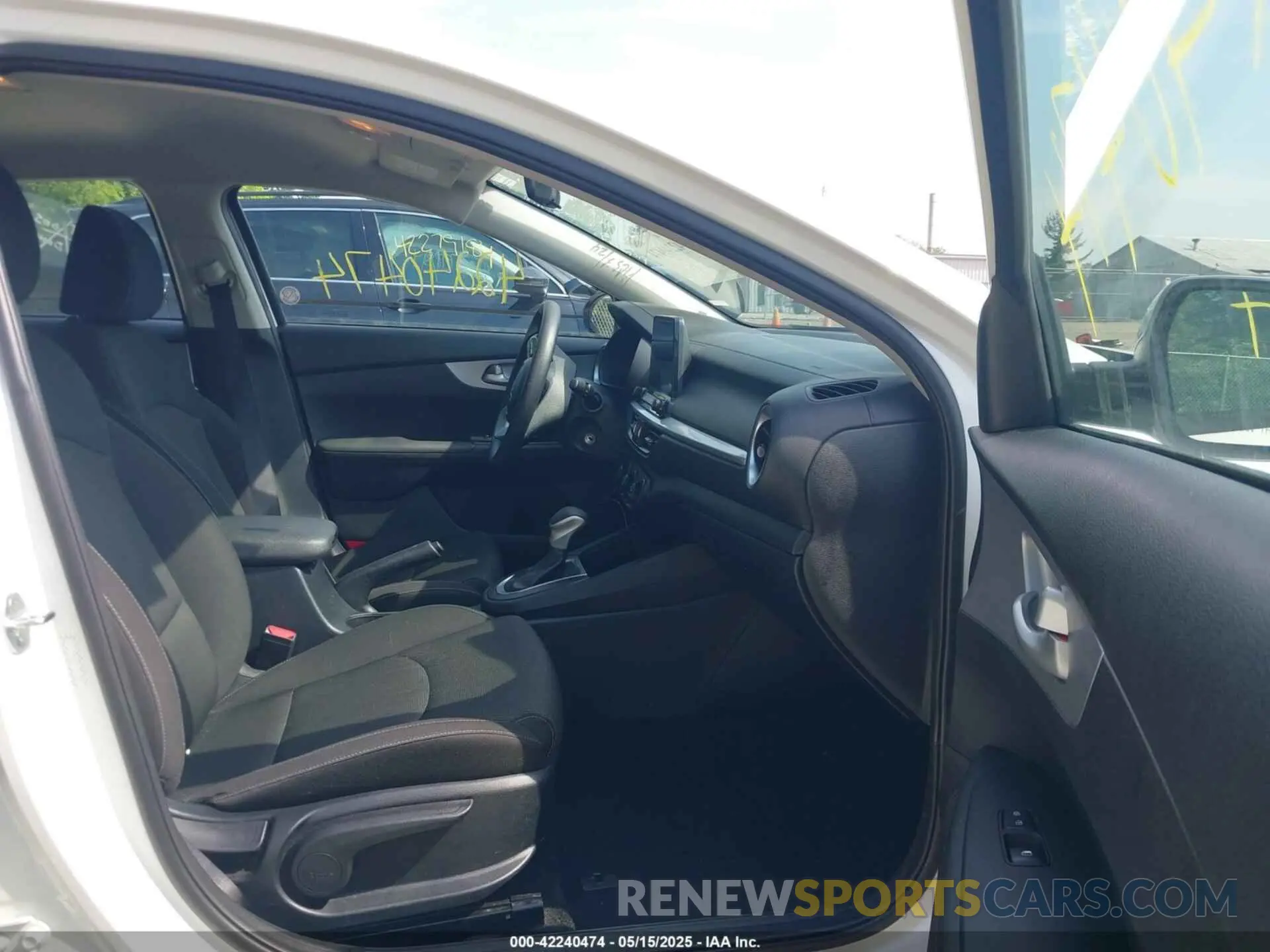 5 fotografías del automóvil dañado 3KPF24AD6RE755820 KIA FORTE 2024