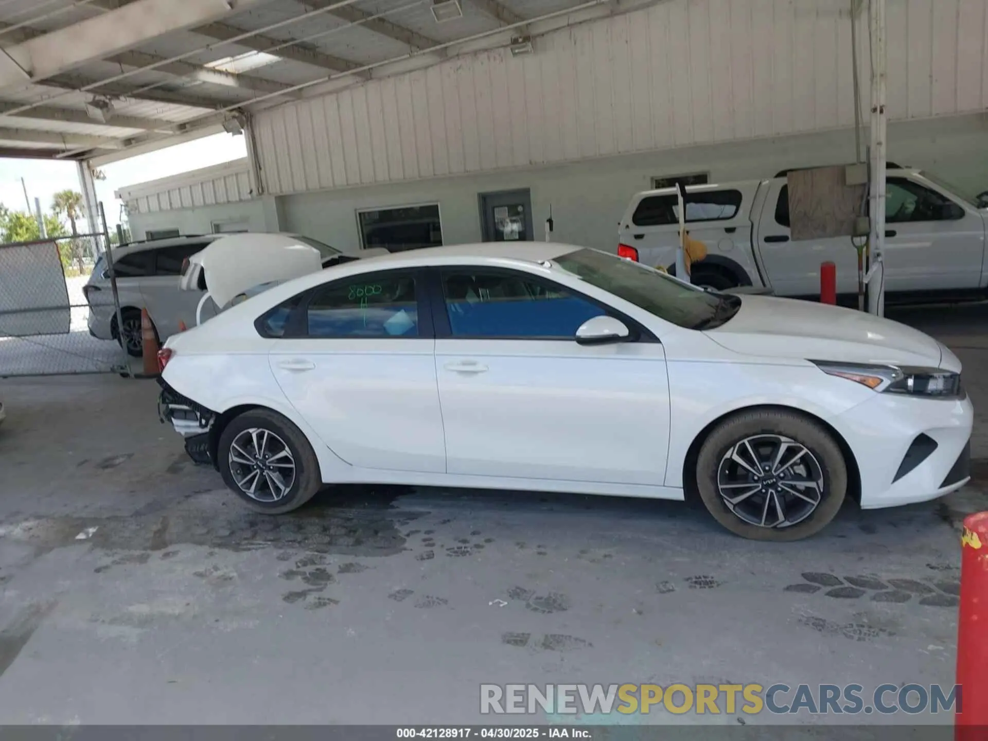 14 fotografías del automóvil dañado 3KPF24AD6RE758698 KIA FORTE 2024