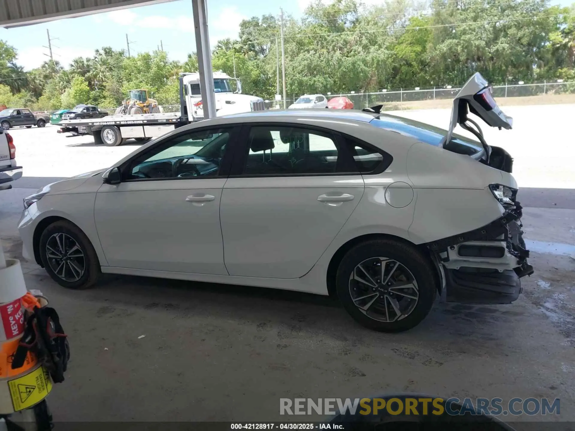 15 fotografías del automóvil dañado 3KPF24AD6RE758698 KIA FORTE 2024