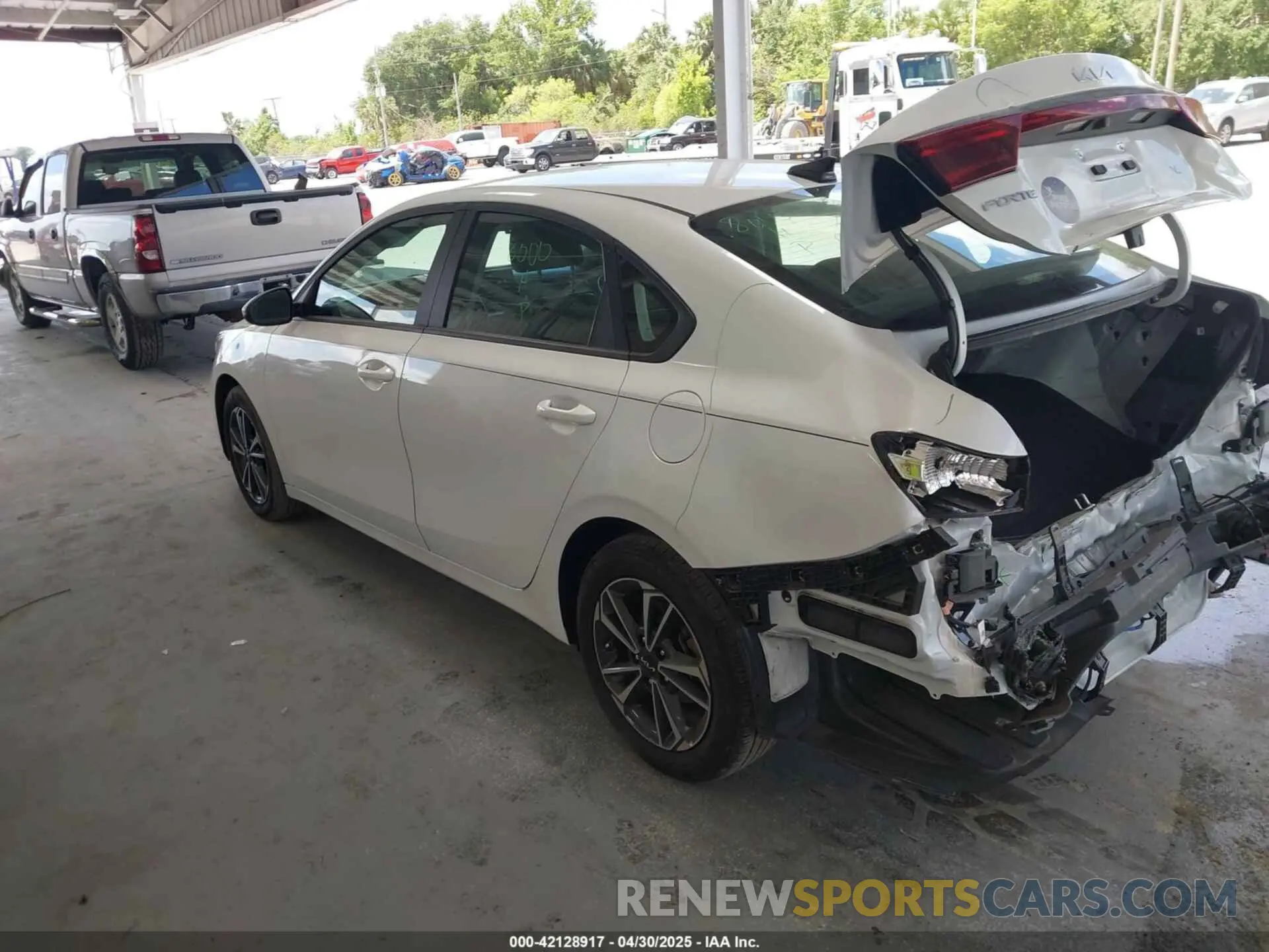 3 fotografías del automóvil dañado 3KPF24AD6RE758698 KIA FORTE 2024