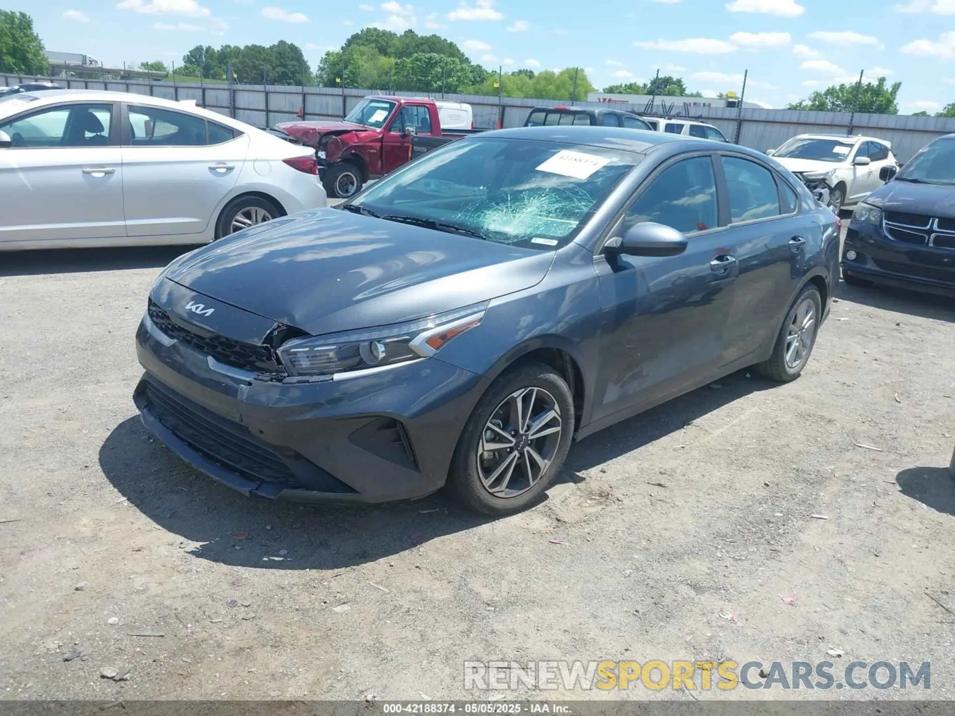 2 fotografías del automóvil dañado 3KPF24AD6RE766882 KIA FORTE 2024