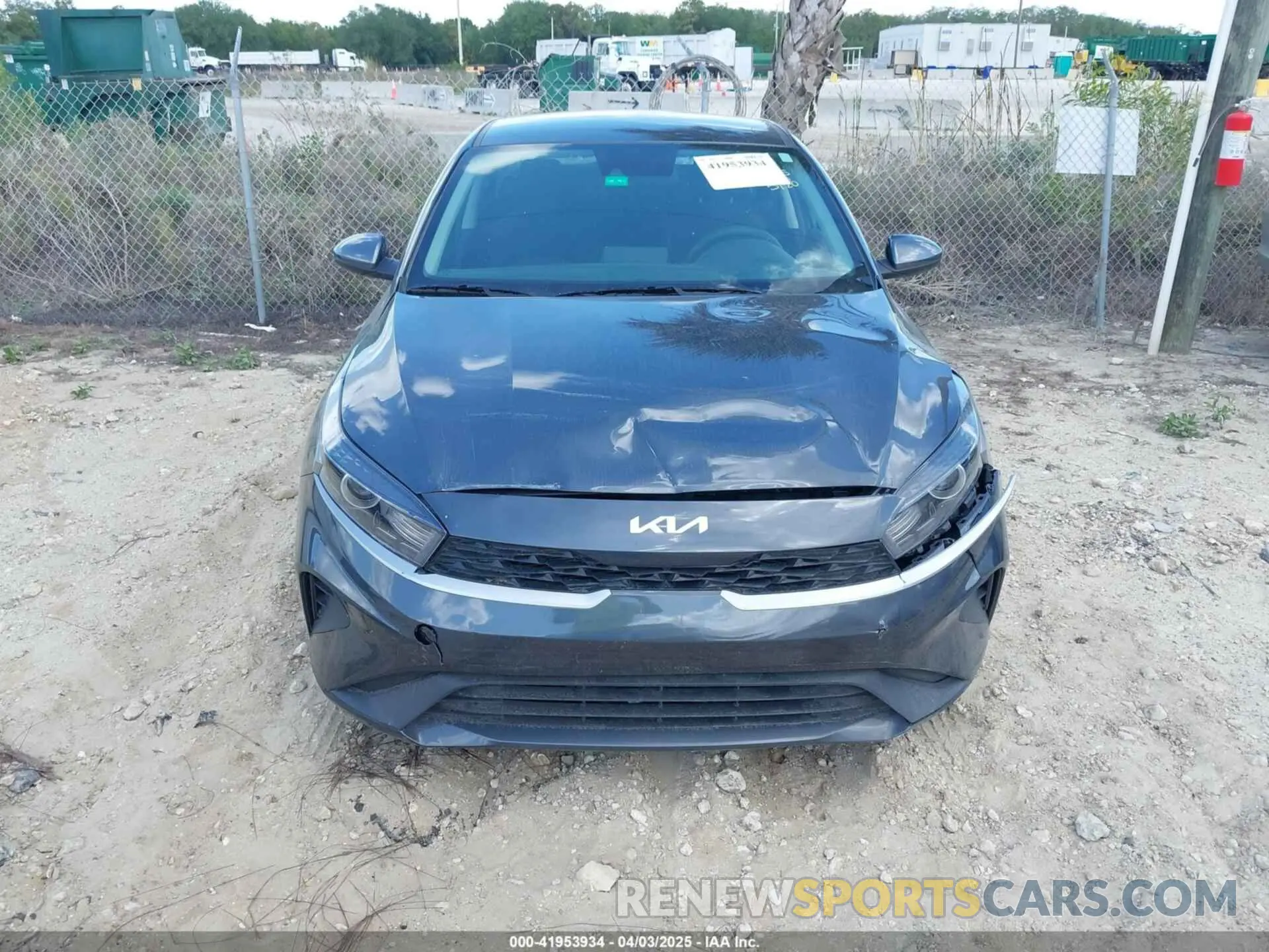 12 fotografías del automóvil dañado 3KPF24AD6RE776313 KIA FORTE 2024
