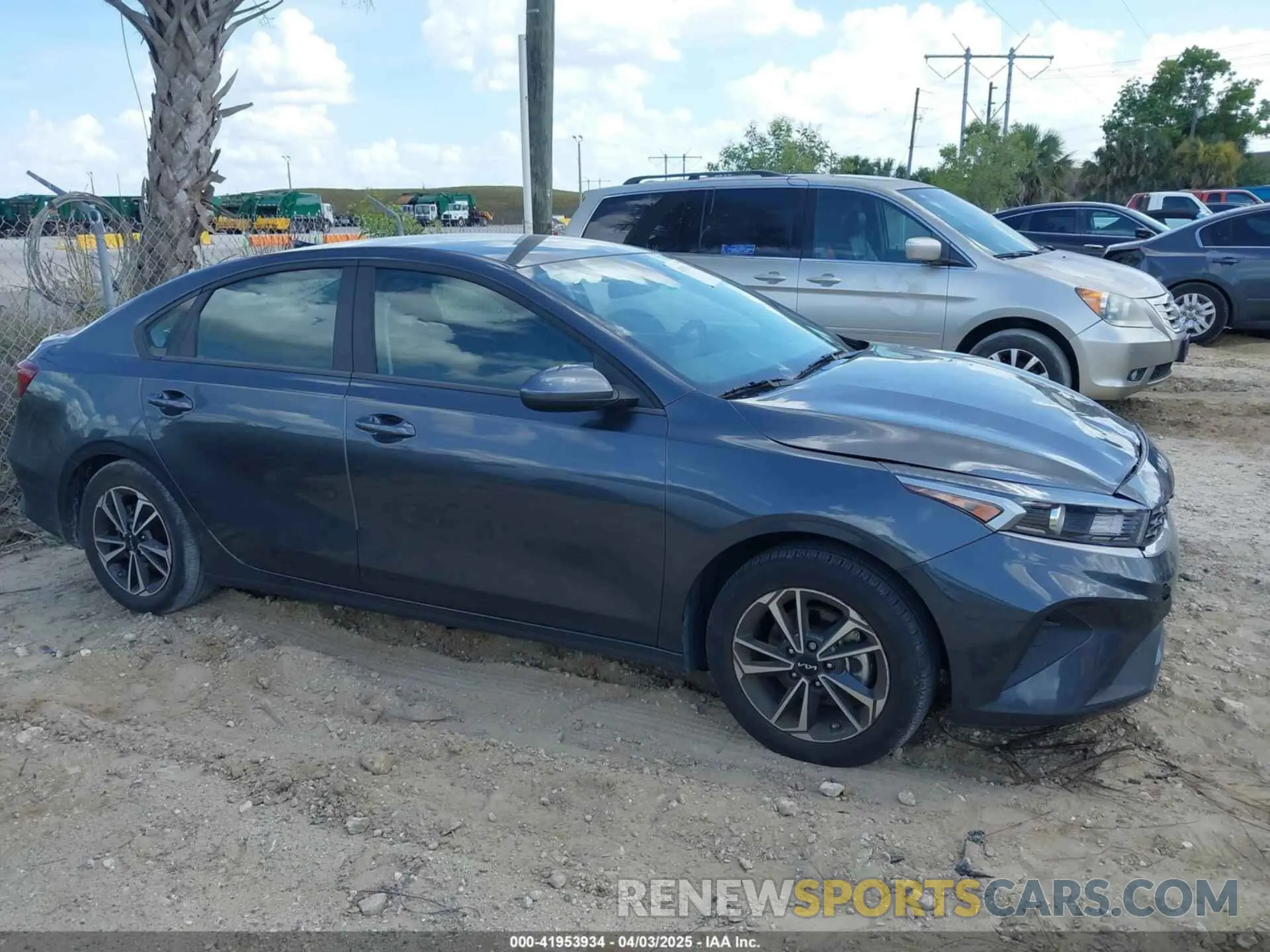 13 fotografías del automóvil dañado 3KPF24AD6RE776313 KIA FORTE 2024