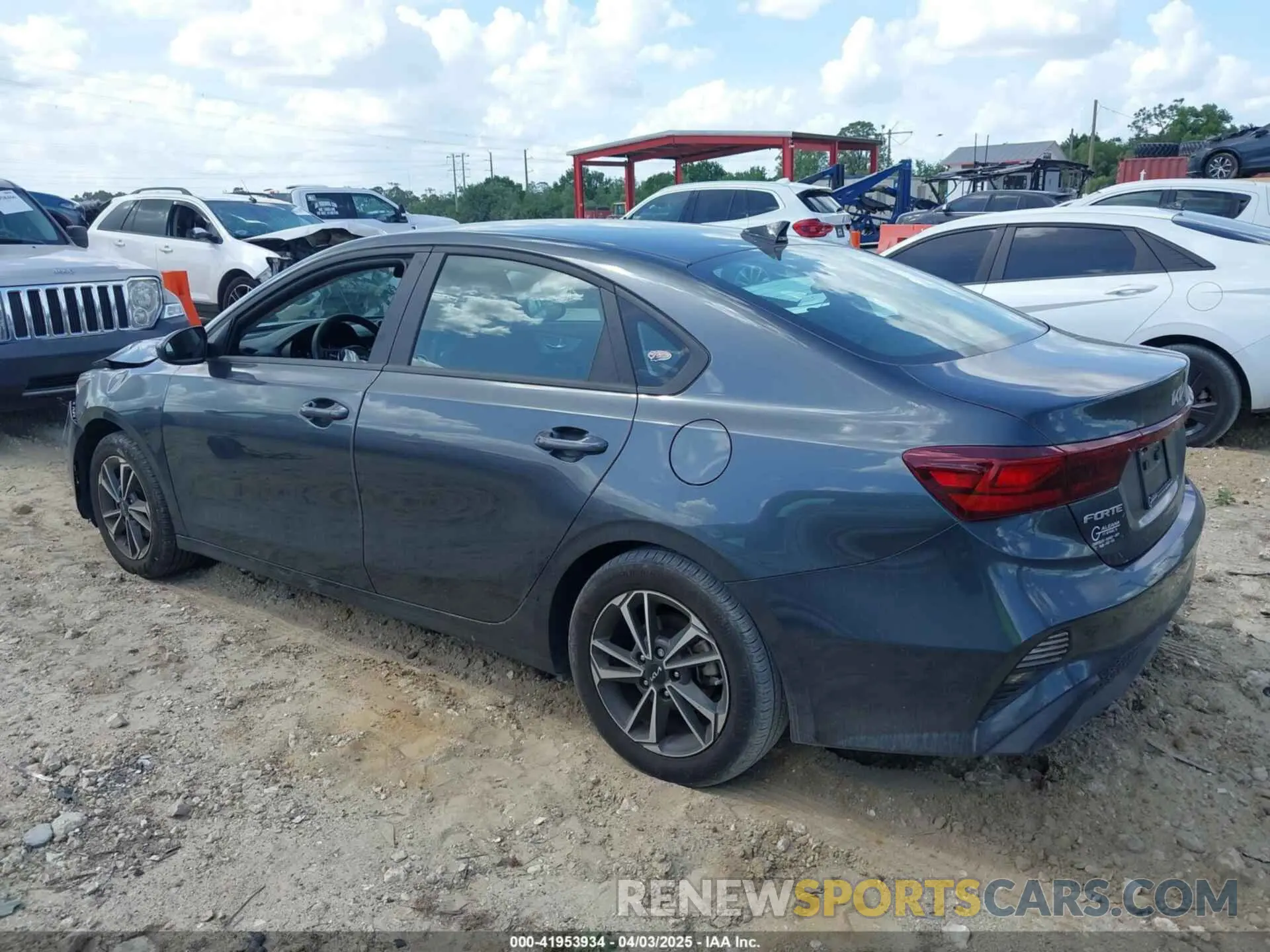 14 fotografías del automóvil dañado 3KPF24AD6RE776313 KIA FORTE 2024
