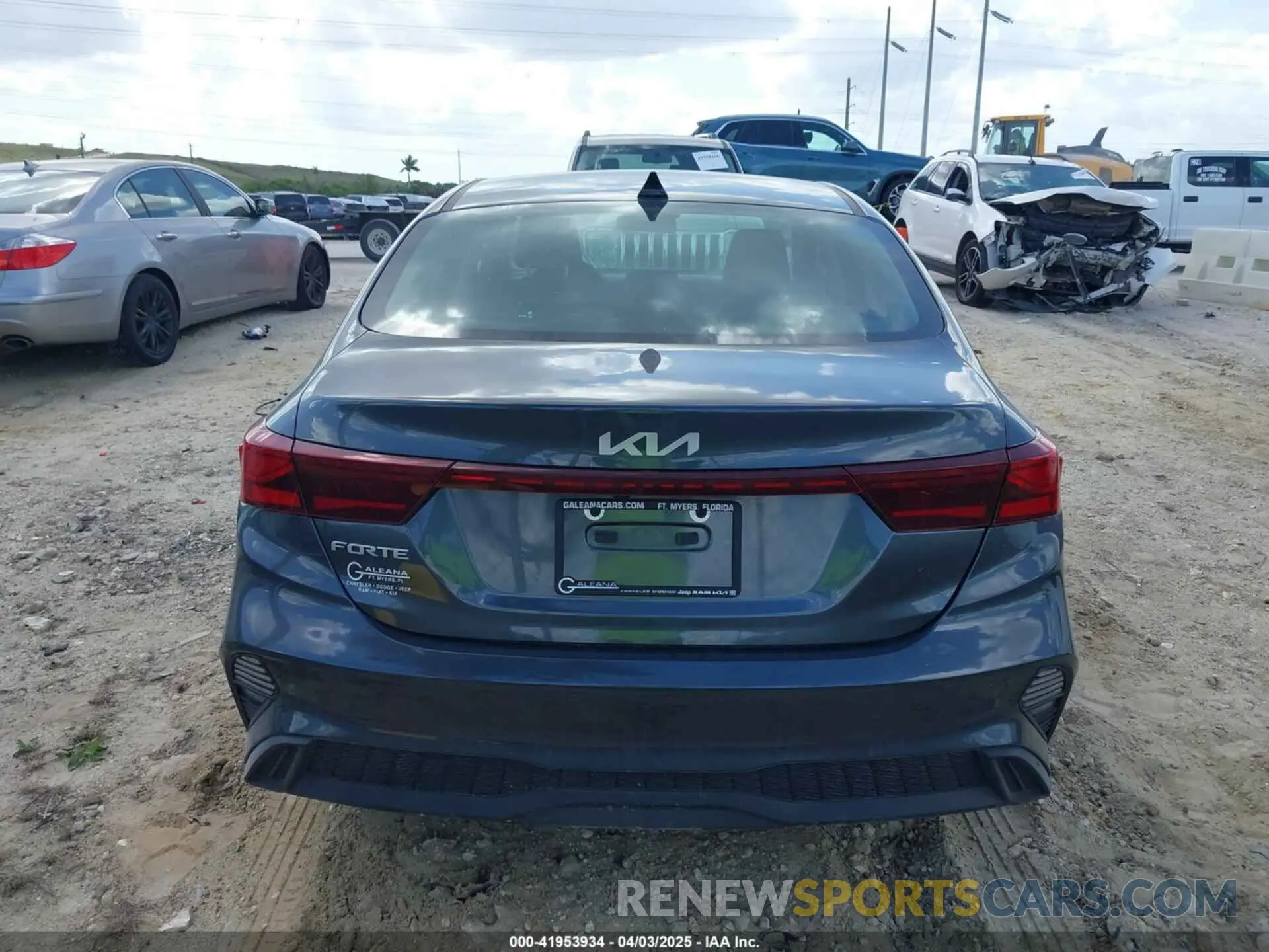 16 fotografías del automóvil dañado 3KPF24AD6RE776313 KIA FORTE 2024