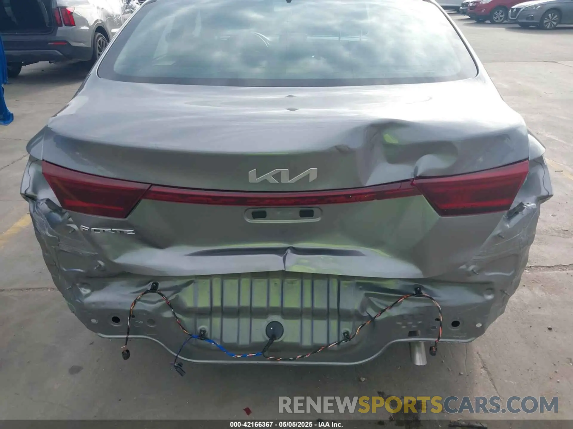 19 fotografías del automóvil dañado 3KPF24AD6RE836512 KIA FORTE 2024
