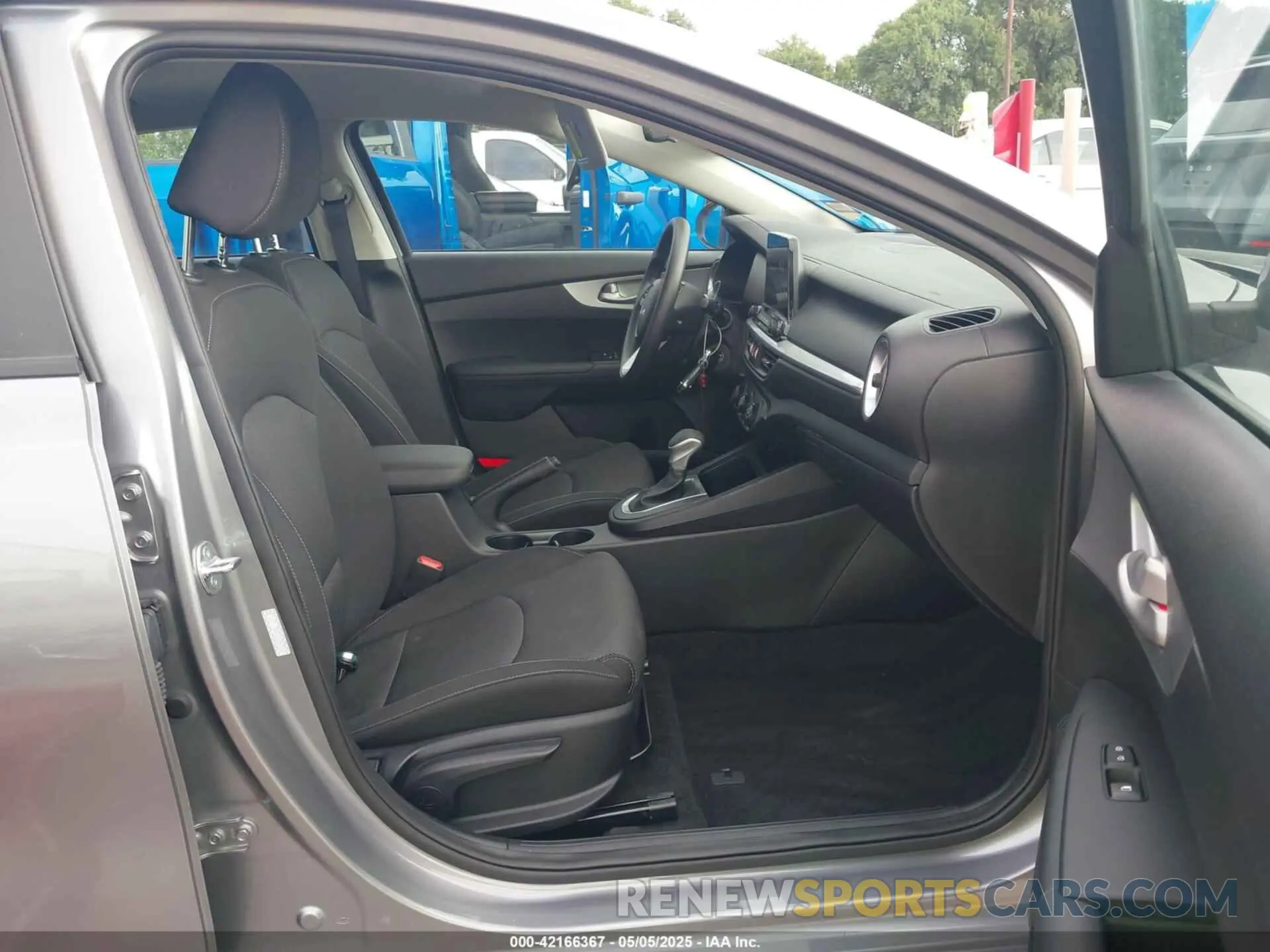 5 fotografías del automóvil dañado 3KPF24AD6RE836512 KIA FORTE 2024