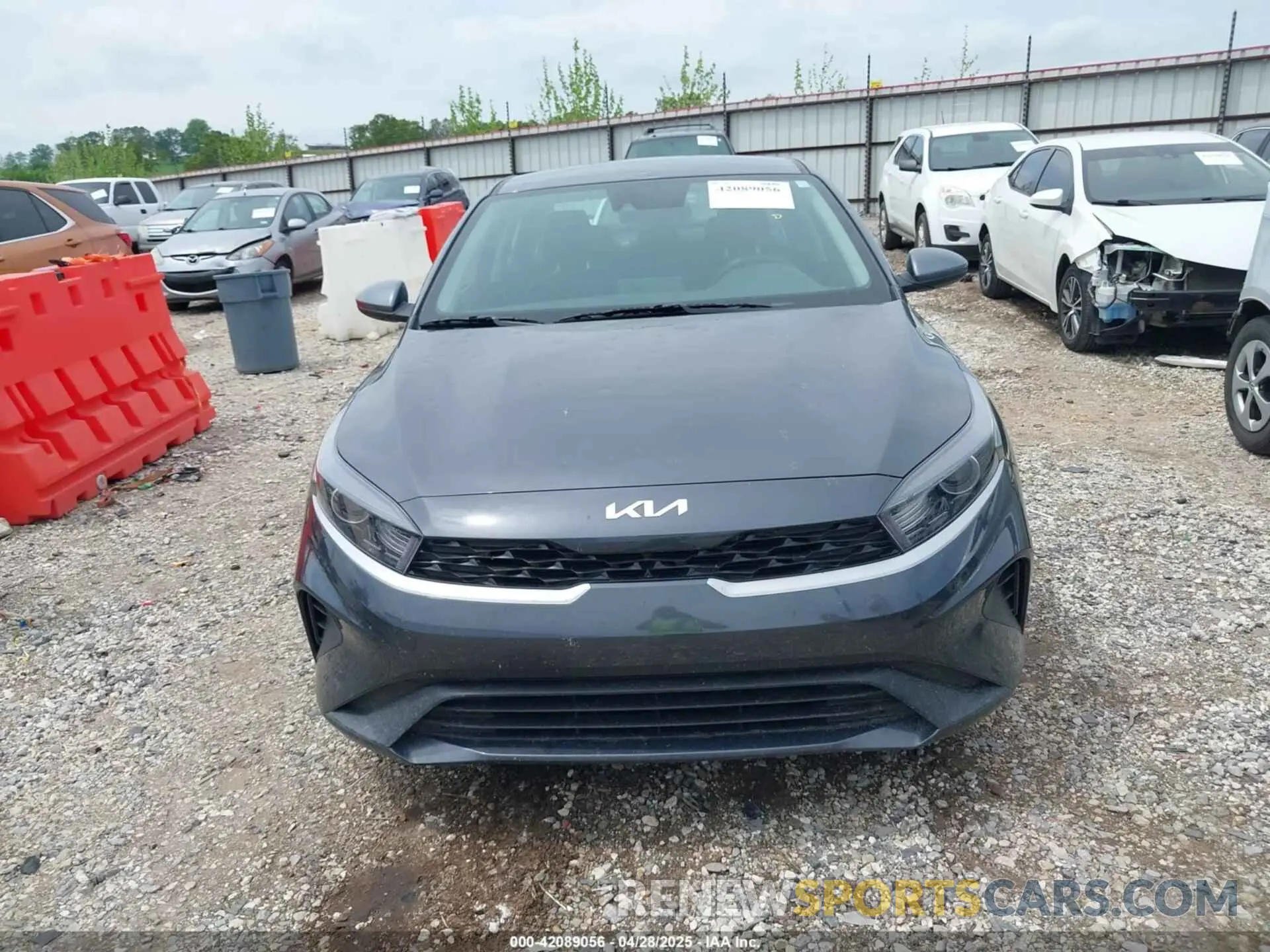 12 fotografías del automóvil dañado 3KPF24AD6RE841015 KIA FORTE 2024