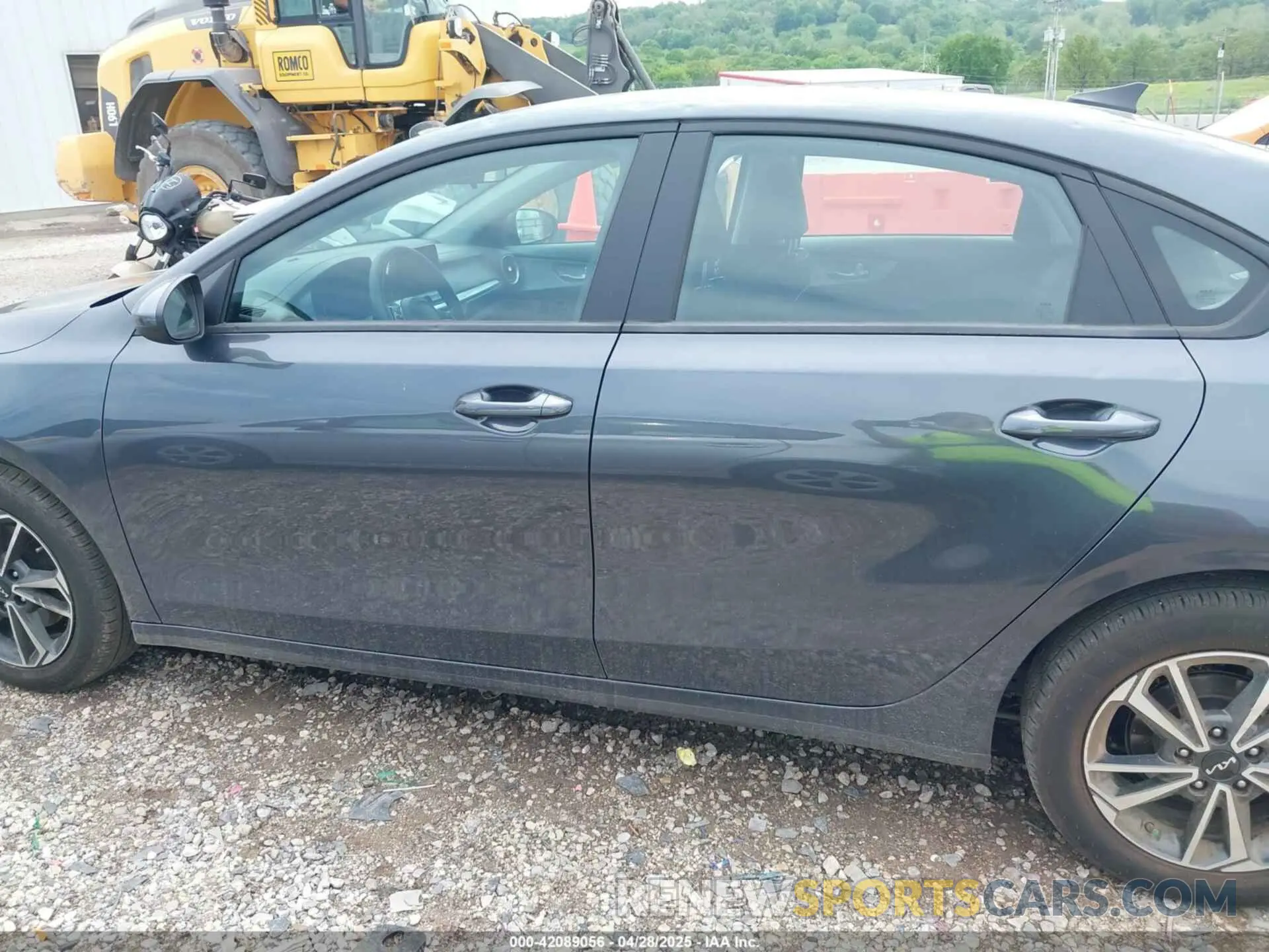 14 fotografías del automóvil dañado 3KPF24AD6RE841015 KIA FORTE 2024