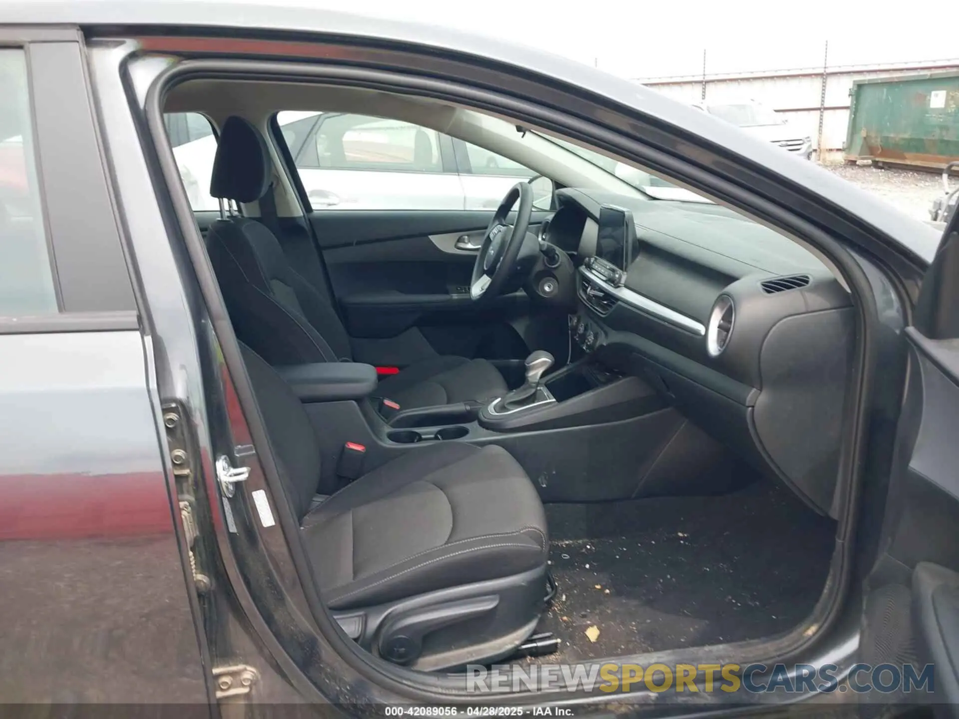 5 fotografías del automóvil dañado 3KPF24AD6RE841015 KIA FORTE 2024