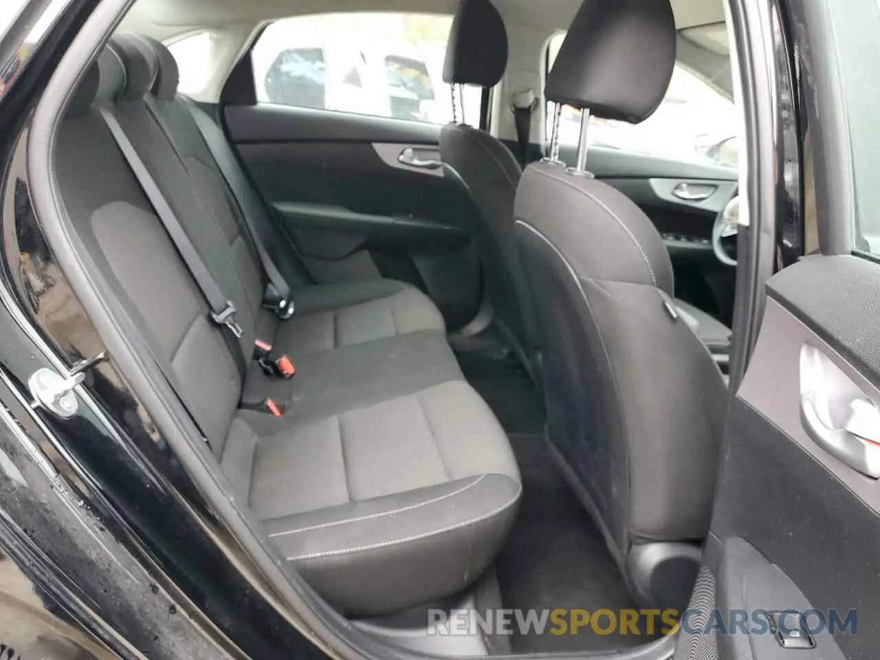 10 fotografías del automóvil dañado 3KPF24AD7RE705864 KIA FORTE 2024