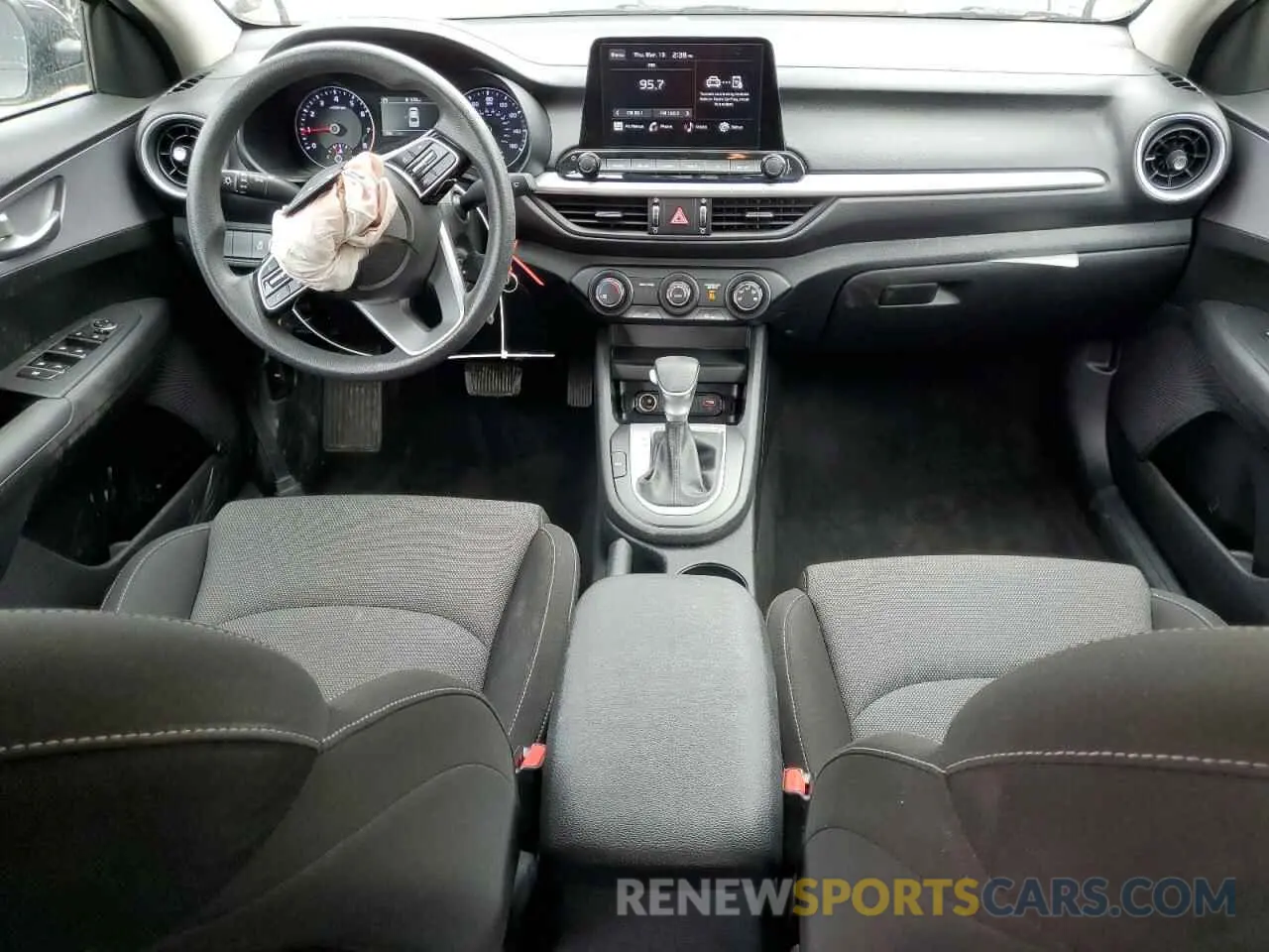8 fotografías del automóvil dañado 3KPF24AD7RE705864 KIA FORTE 2024
