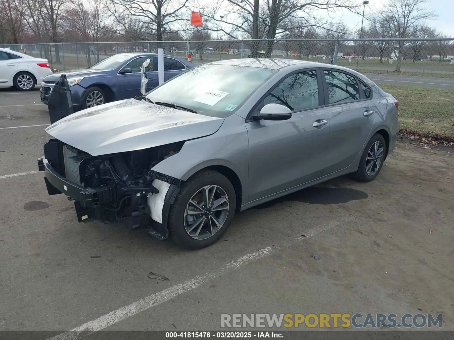 2 fotografías del automóvil dañado 3KPF24AD7RE706870 KIA FORTE 2024