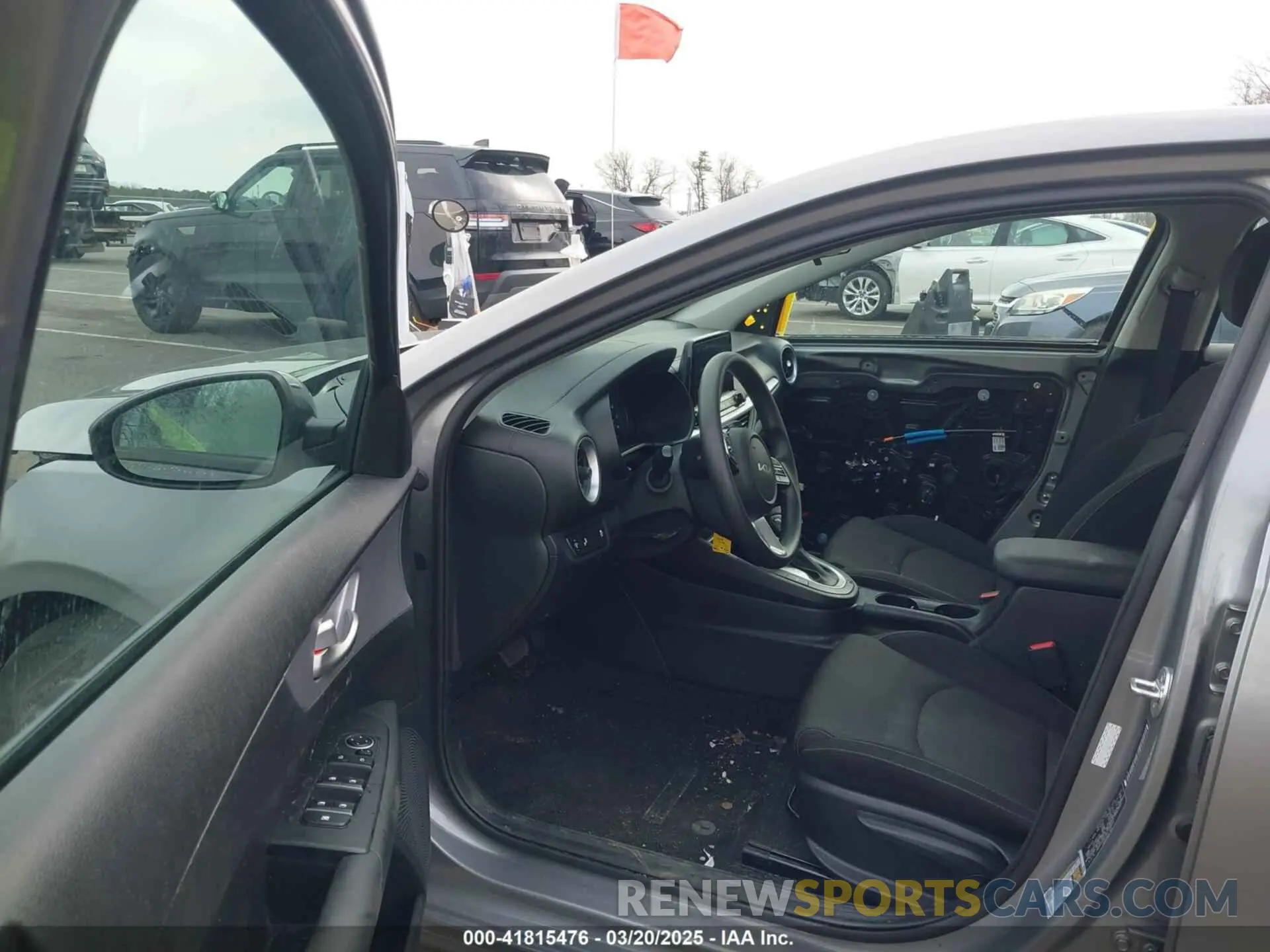 5 fotografías del automóvil dañado 3KPF24AD7RE706870 KIA FORTE 2024