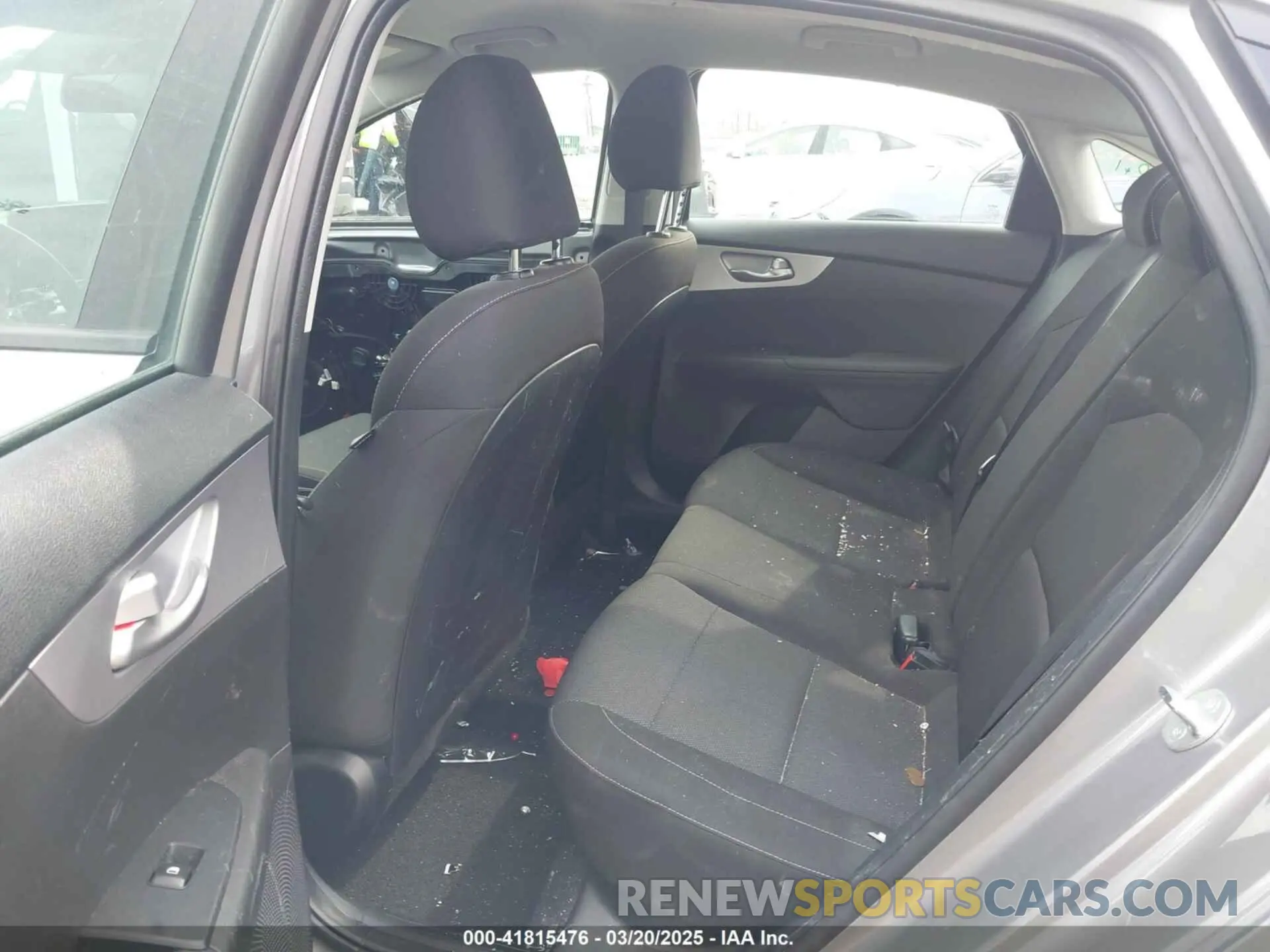 8 fotografías del automóvil dañado 3KPF24AD7RE706870 KIA FORTE 2024