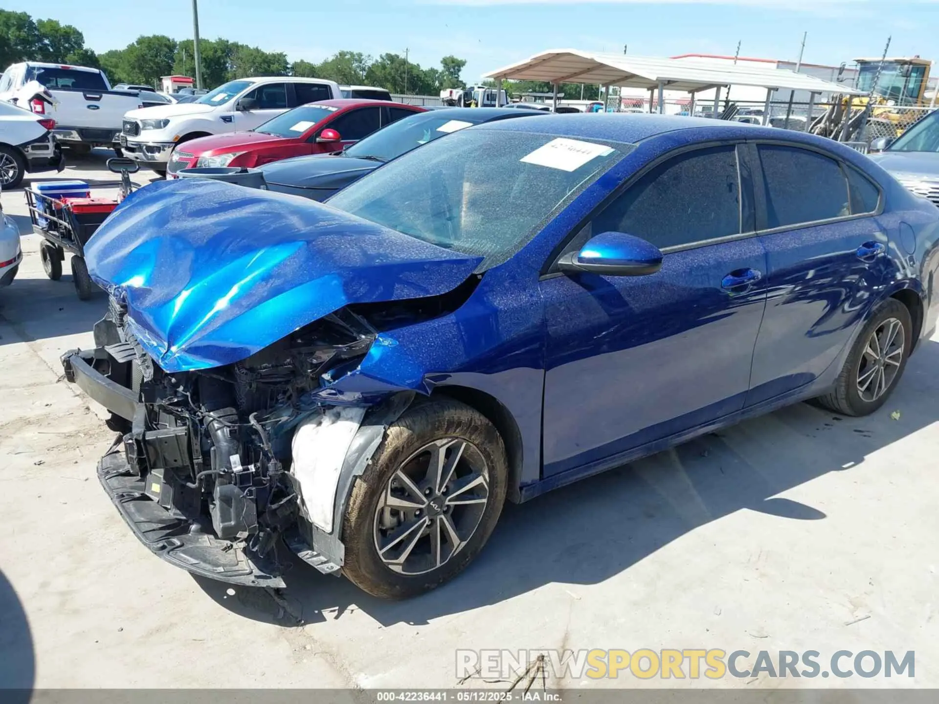 2 fotografías del automóvil dañado 3KPF24AD7RE730554 KIA FORTE 2024