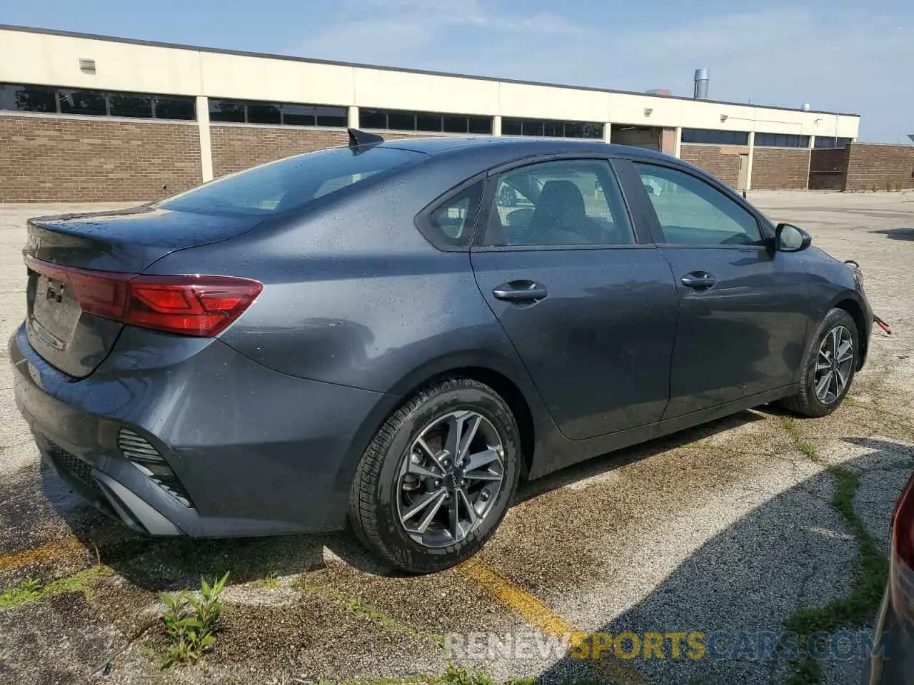 3 fotografías del automóvil dañado 3KPF24AD7RE739478 KIA FORTE 2024