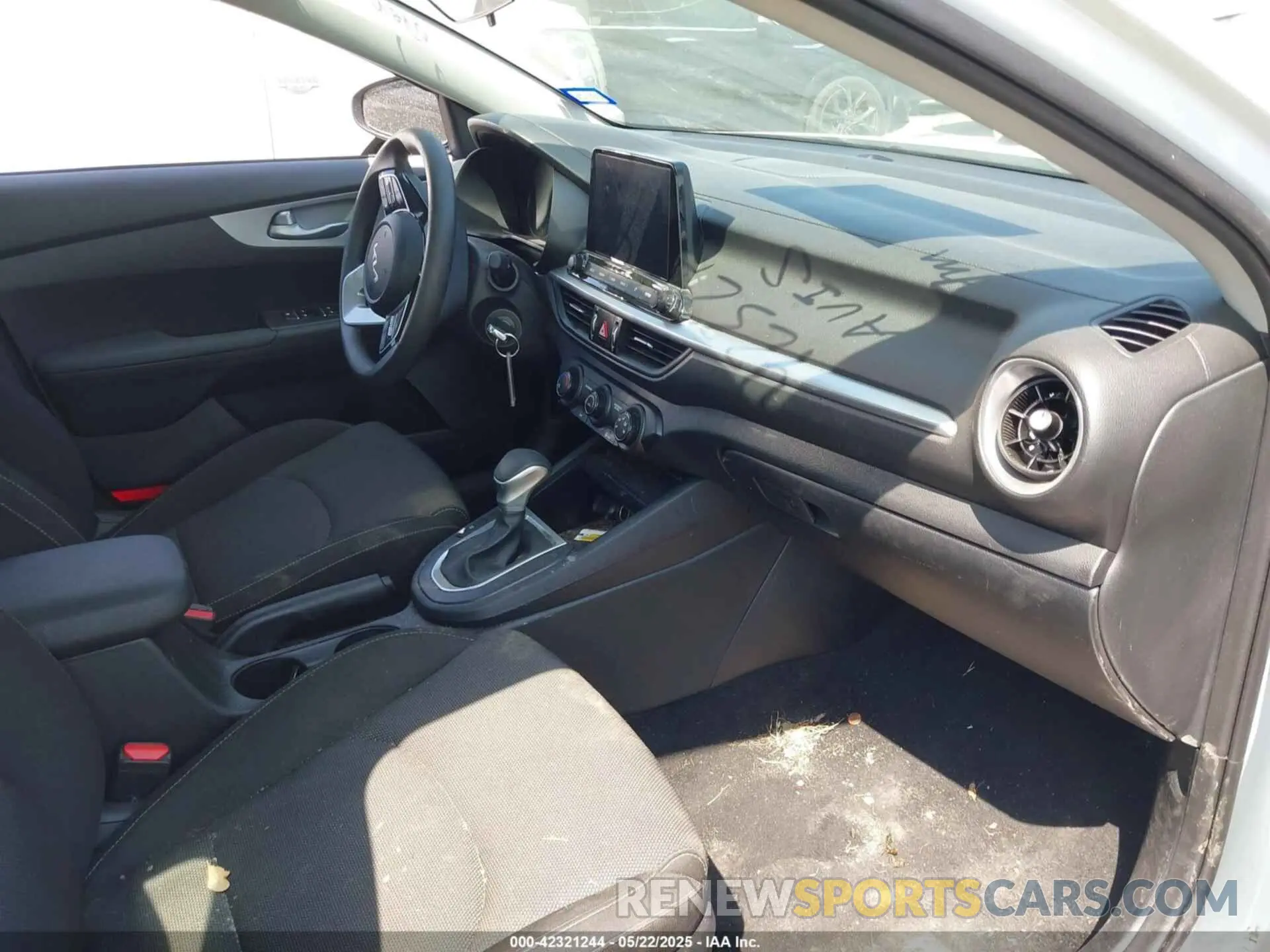 5 fotografías del automóvil dañado 3KPF24AD7RE765000 KIA FORTE 2024