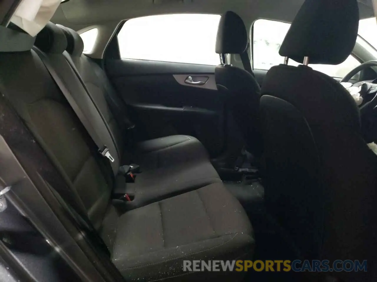 10 fotografías del automóvil dañado 3KPF24AD7RE768088 KIA FORTE 2024