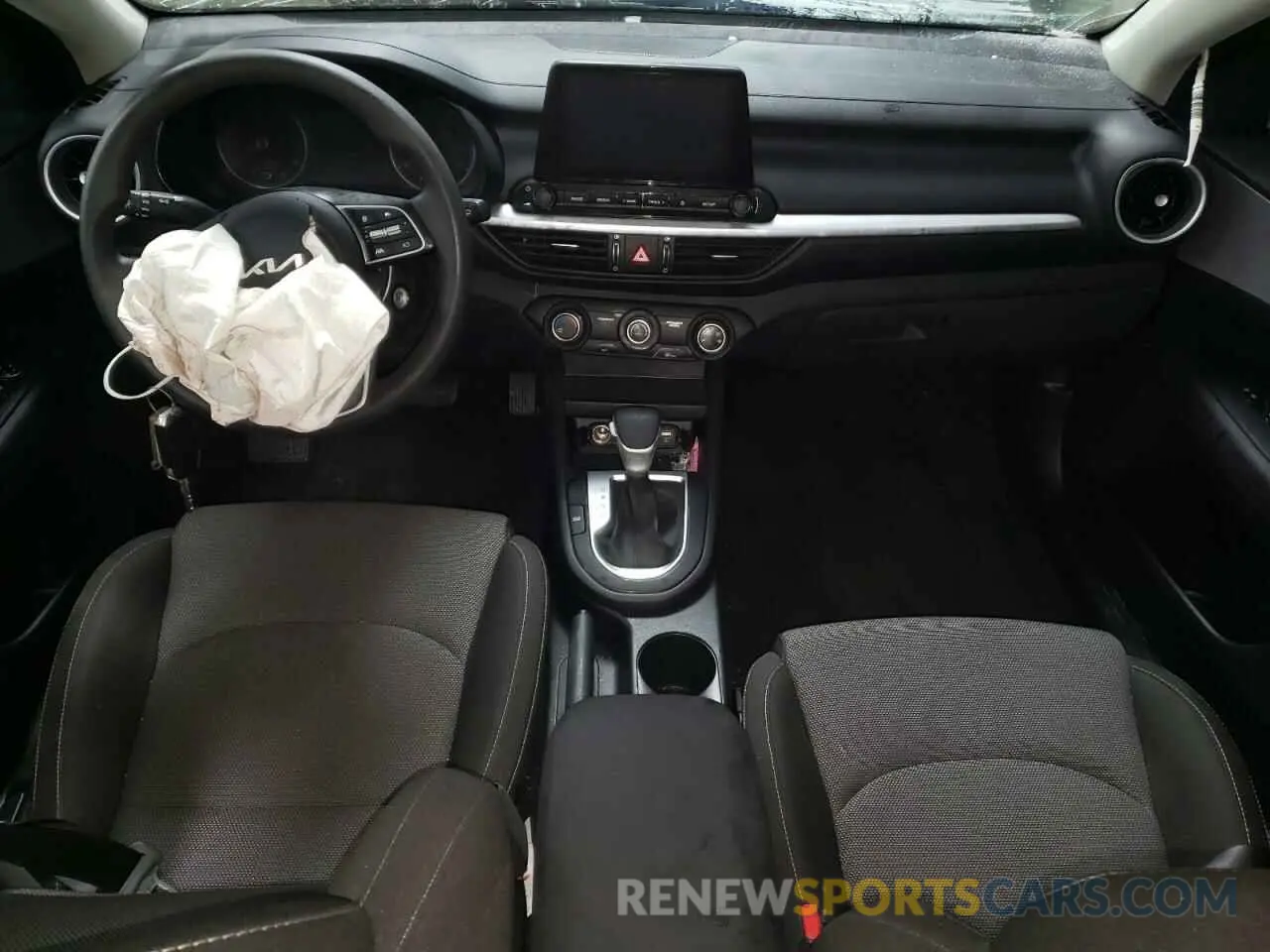 8 fotografías del automóvil dañado 3KPF24AD7RE768088 KIA FORTE 2024