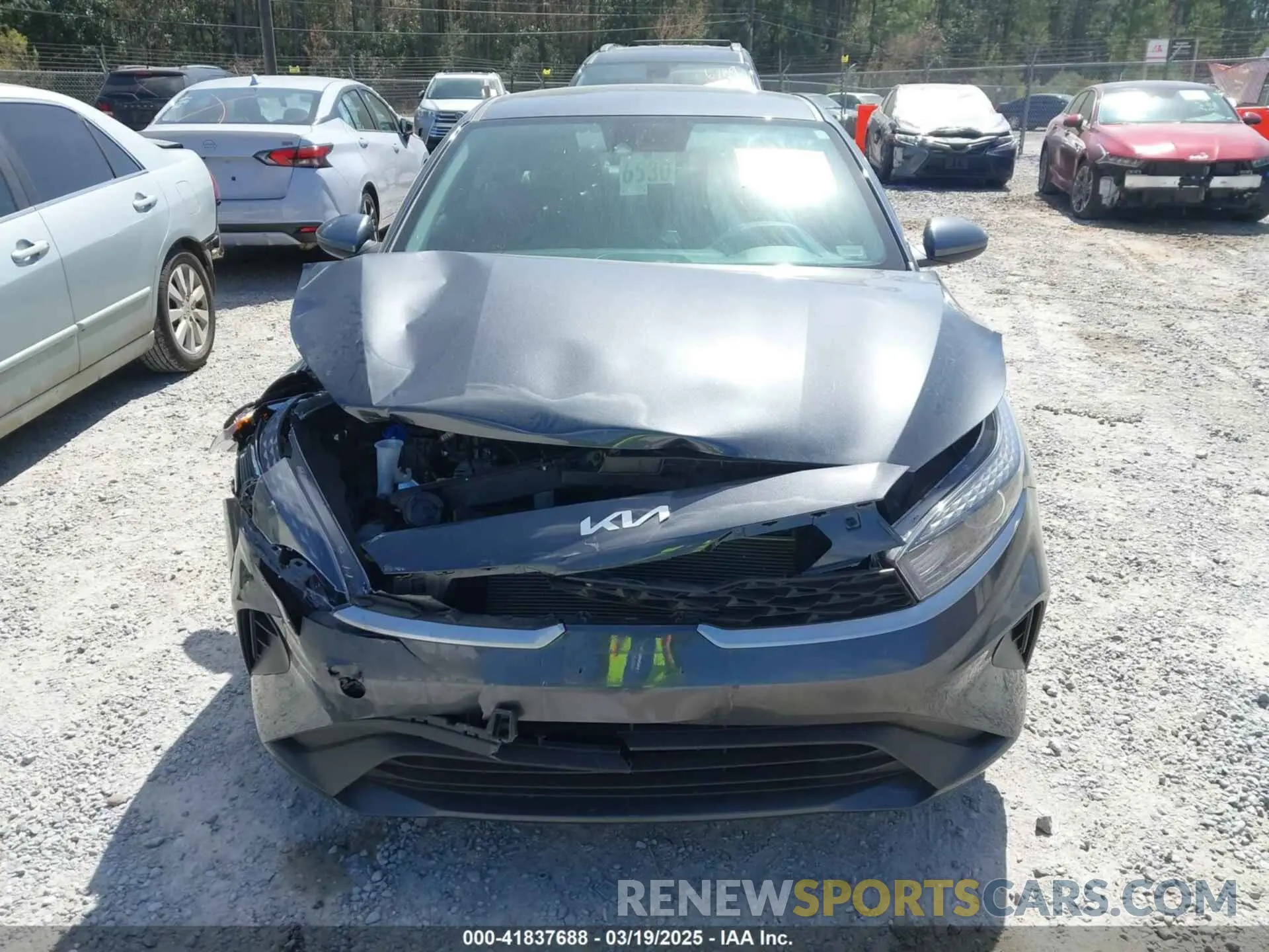 12 fotografías del automóvil dañado 3KPF24AD7RE785604 KIA FORTE 2024