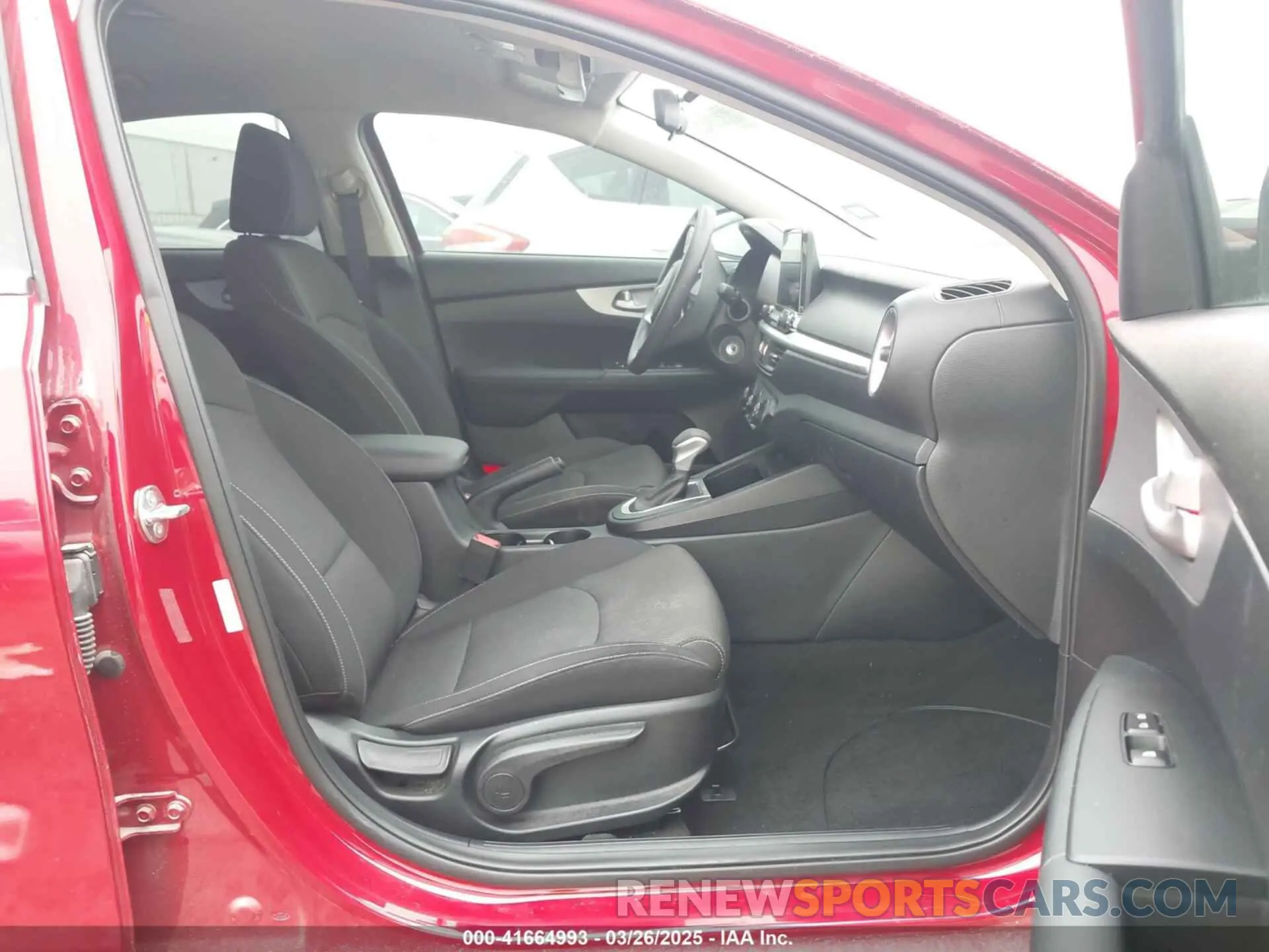 5 fotografías del automóvil dañado 3KPF24AD7RE792858 KIA FORTE 2024