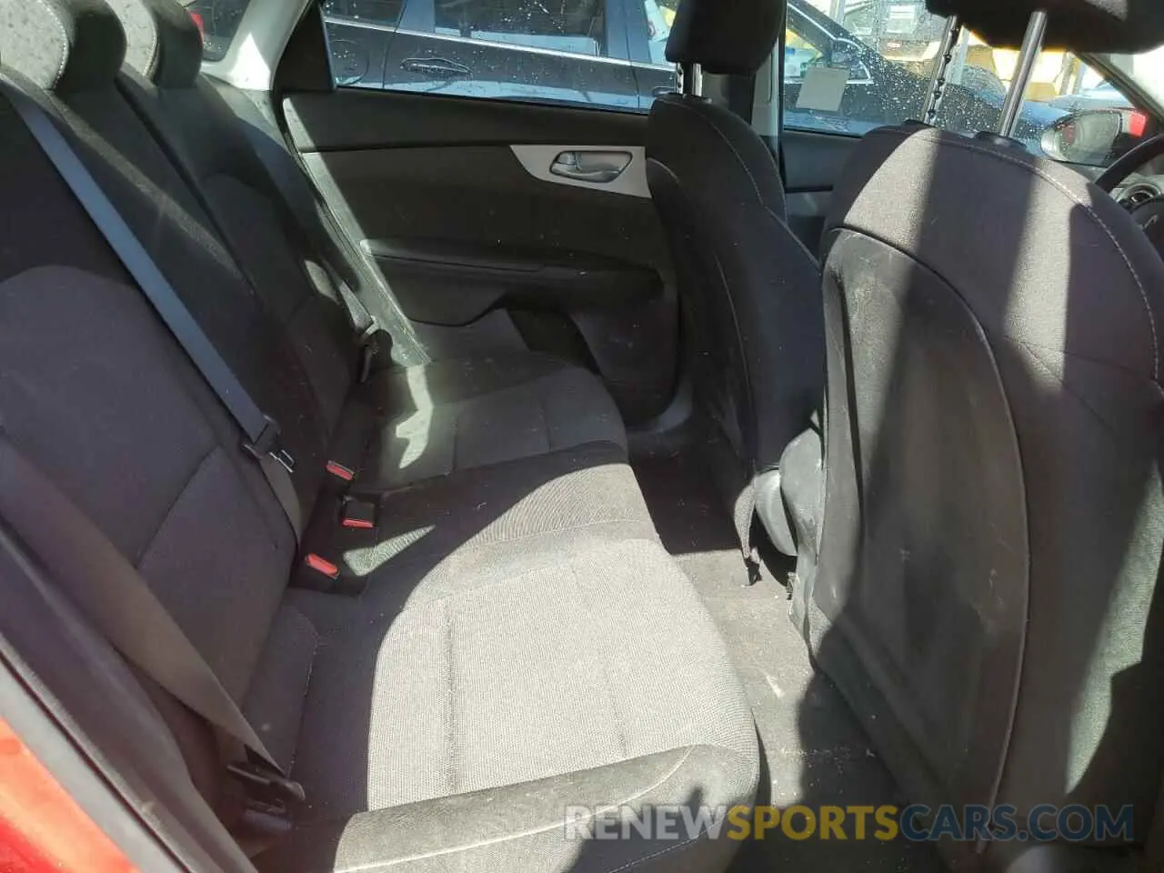 10 fotografías del automóvil dañado 3KPF24AD7RE793816 KIA FORTE 2024