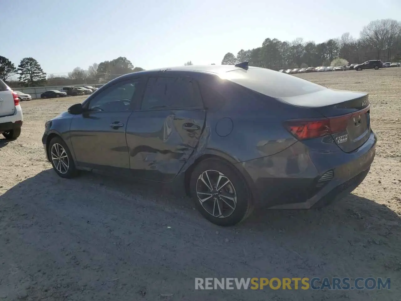 2 fotografías del automóvil dañado 3KPF24AD7RE821548 KIA FORTE 2024