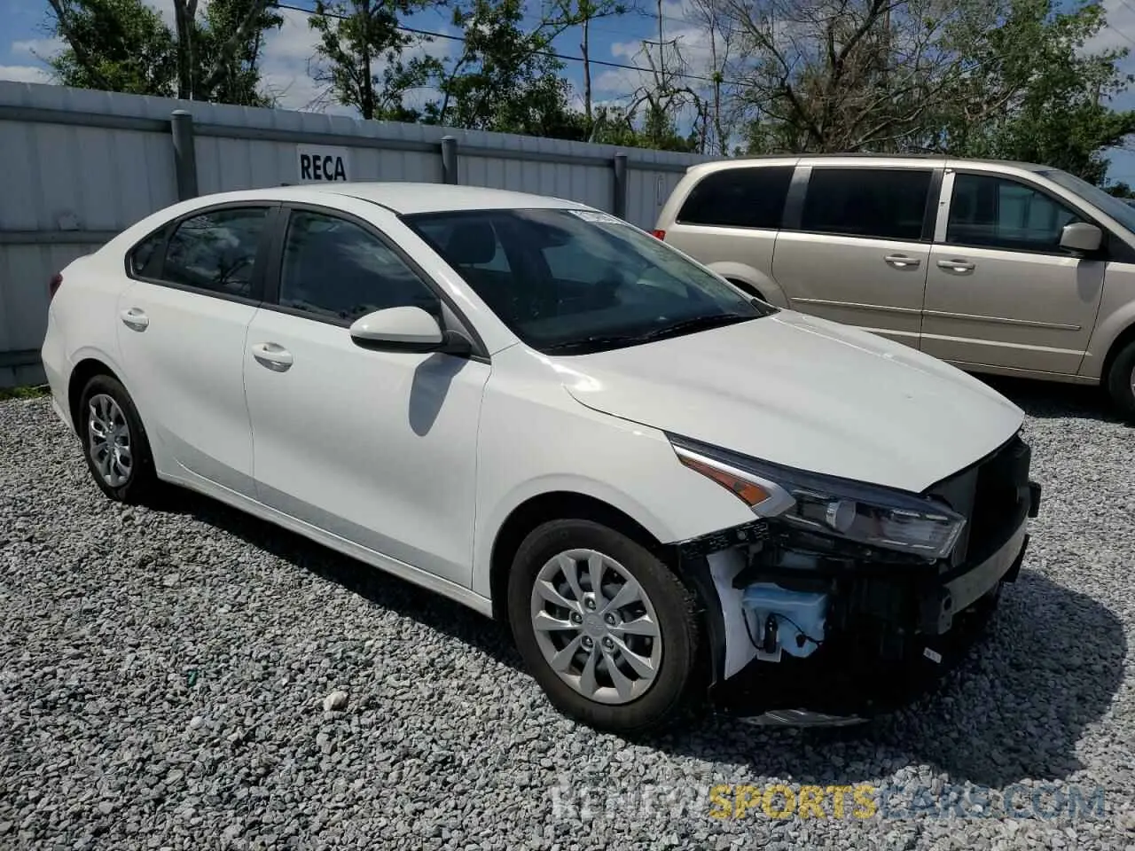 4 fotografías del automóvil dañado 3KPF24AD7RE827656 KIA FORTE 2024