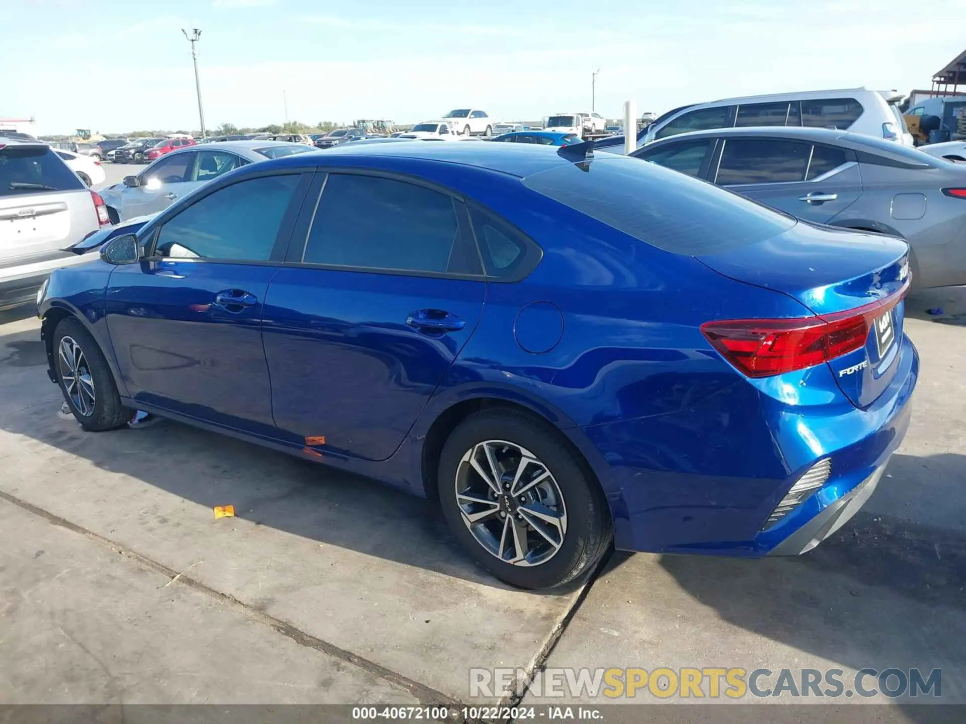 15 fotografías del automóvil dañado 3KPF24AD7RE830816 KIA FORTE 2024