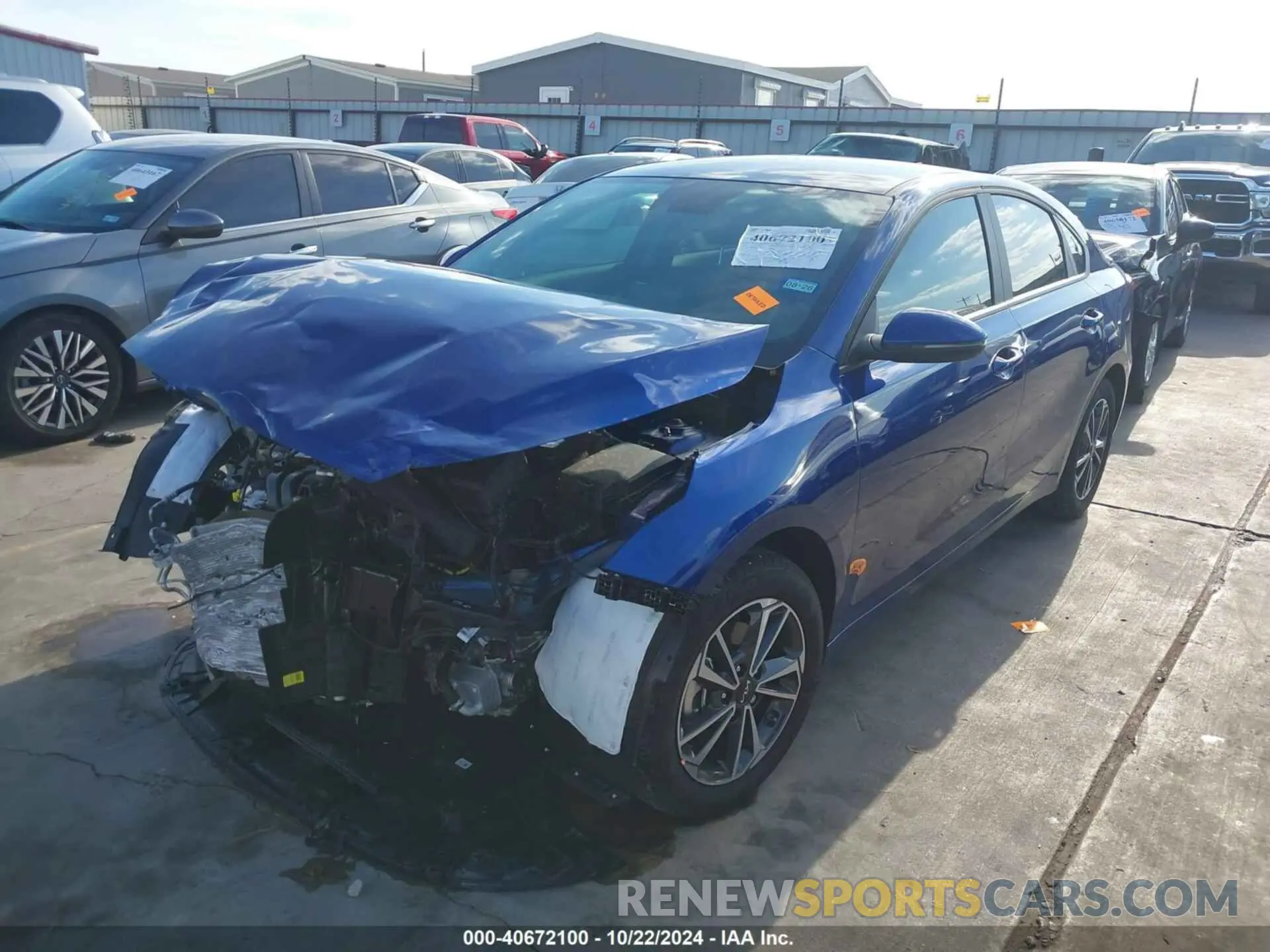 2 fotografías del automóvil dañado 3KPF24AD7RE830816 KIA FORTE 2024