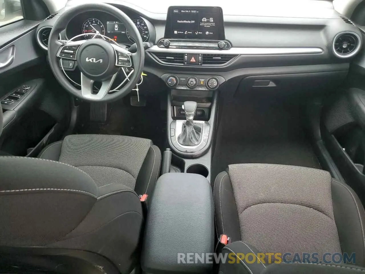 8 fotografías del automóvil dañado 3KPF24AD7RE833392 KIA FORTE 2024