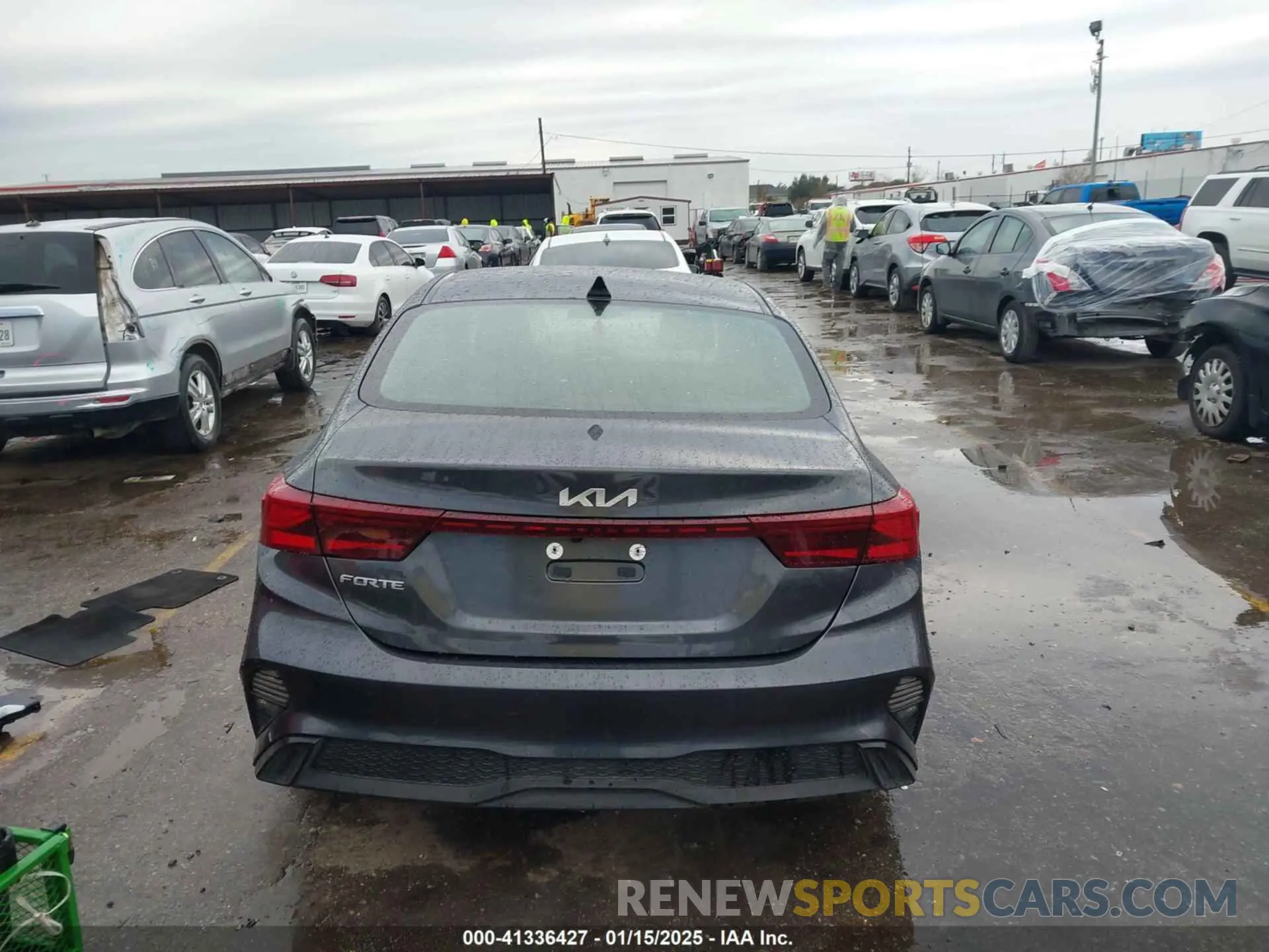 17 fotografías del automóvil dañado 3KPF24AD7RE836695 KIA FORTE 2024