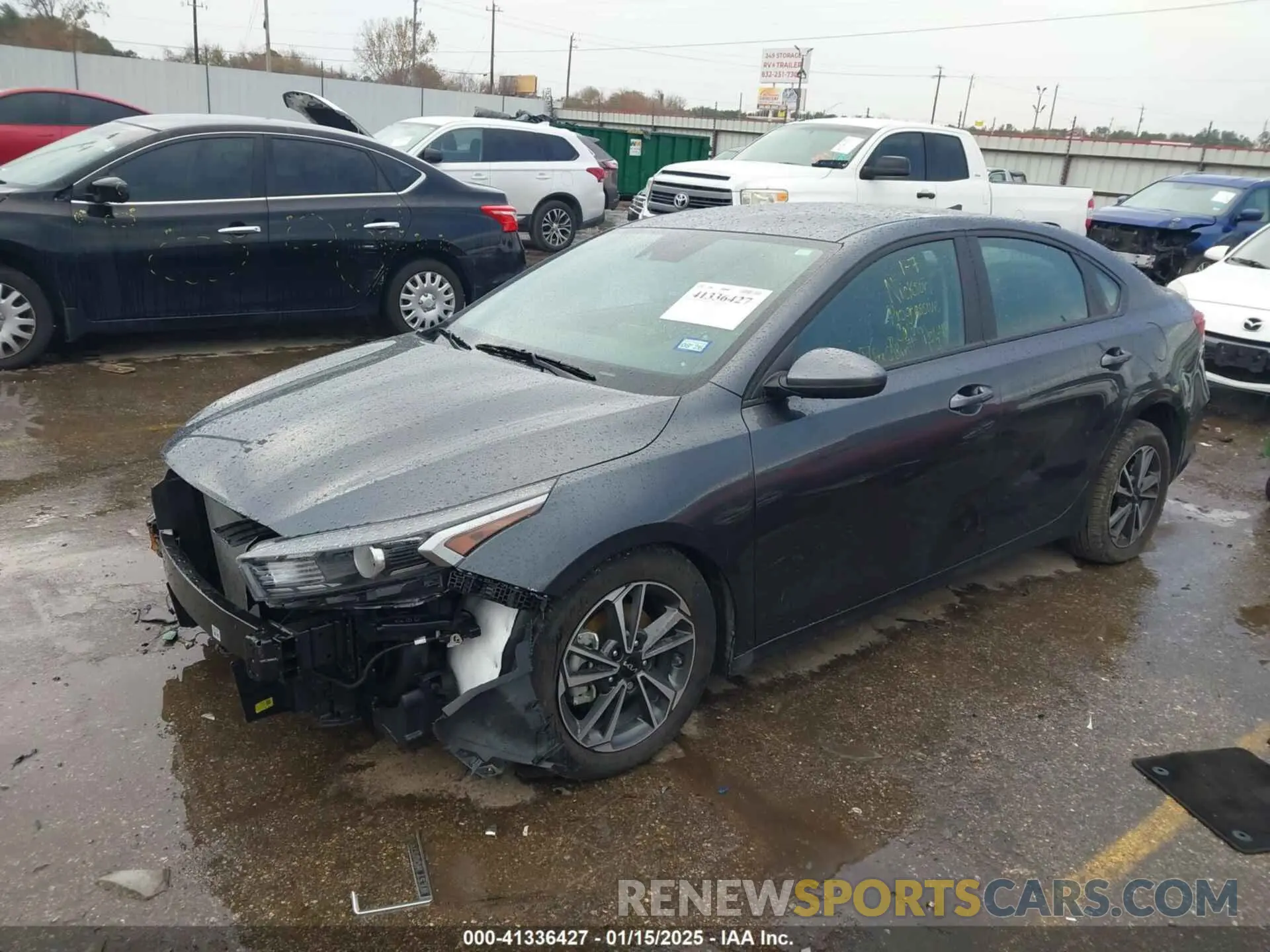 2 fotografías del automóvil dañado 3KPF24AD7RE836695 KIA FORTE 2024