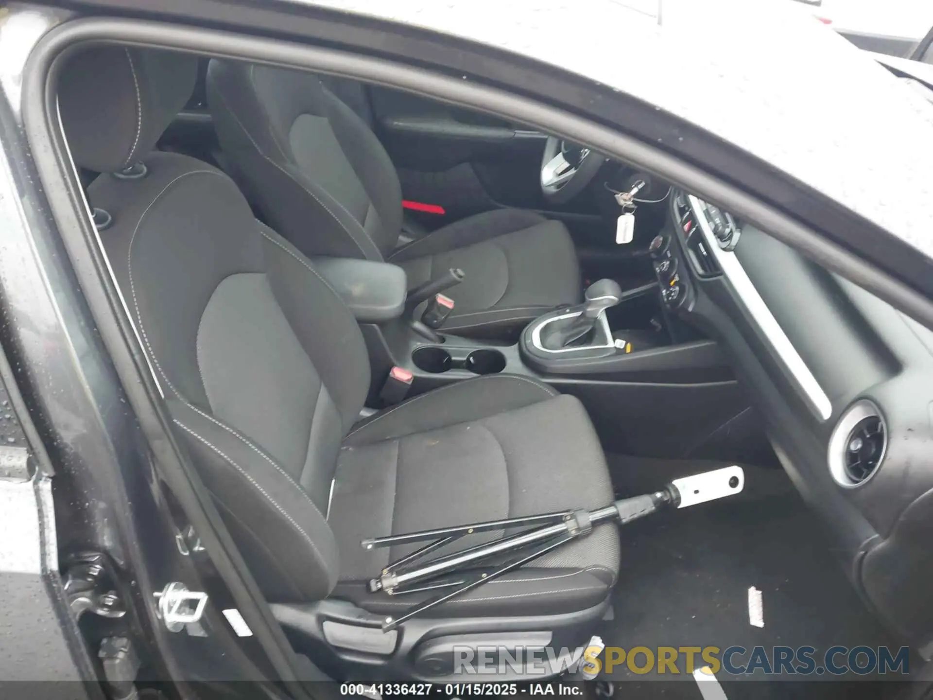 5 fotografías del automóvil dañado 3KPF24AD7RE836695 KIA FORTE 2024