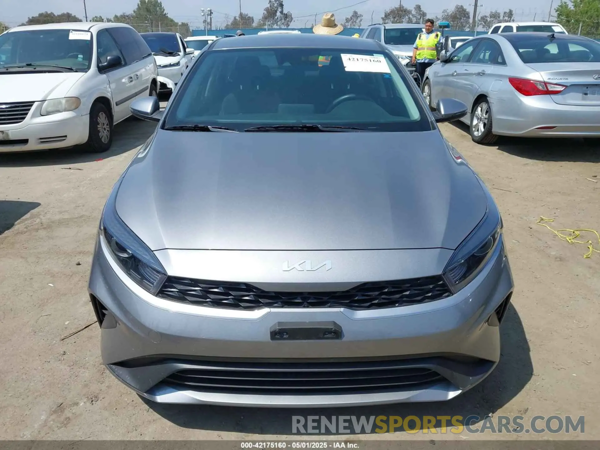 13 fotografías del automóvil dañado 3KPF24AD7RE837541 KIA FORTE 2024