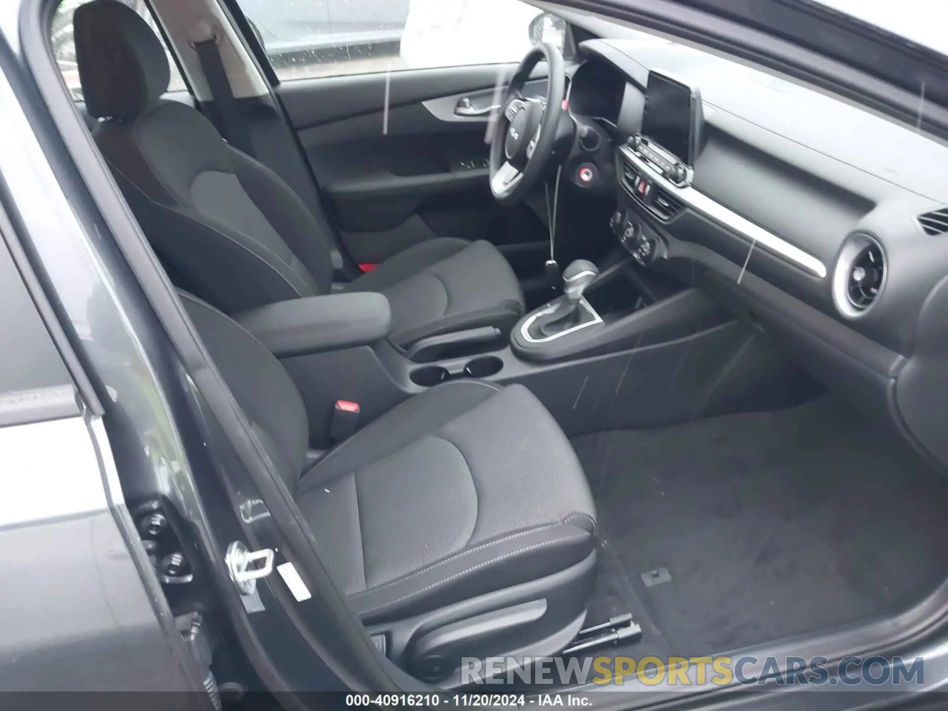 5 fotografías del automóvil dañado 3KPF24AD7RE840990 KIA FORTE 2024