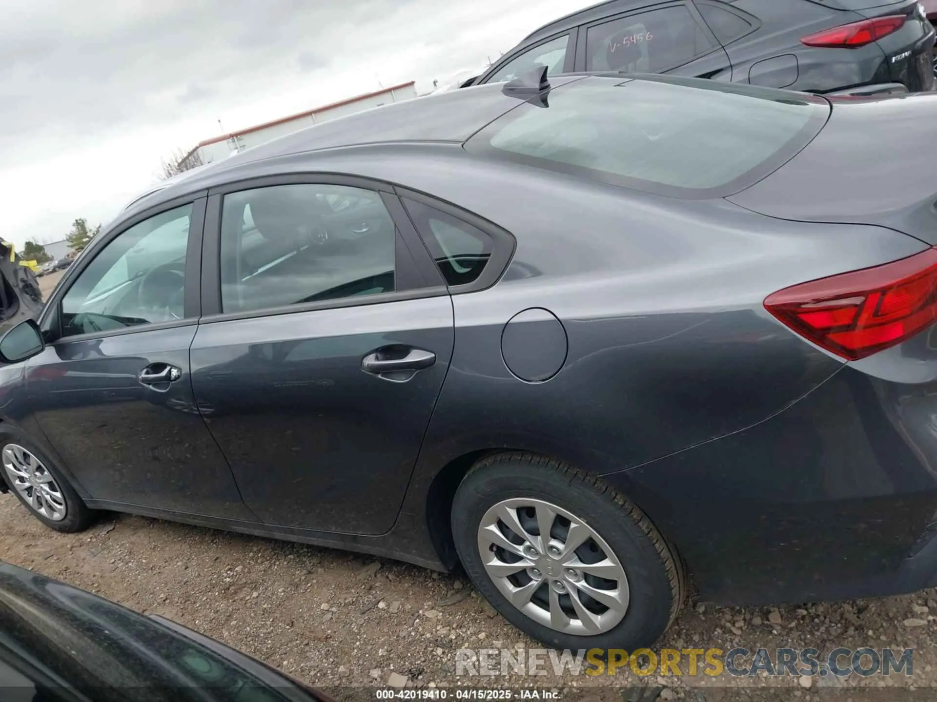 14 fotografías del automóvil dañado 3KPF24AD8RE699153 KIA FORTE 2024