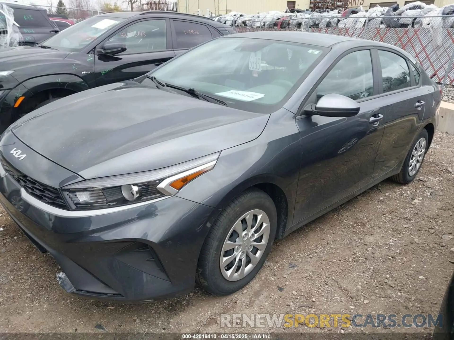 2 fotografías del automóvil dañado 3KPF24AD8RE699153 KIA FORTE 2024