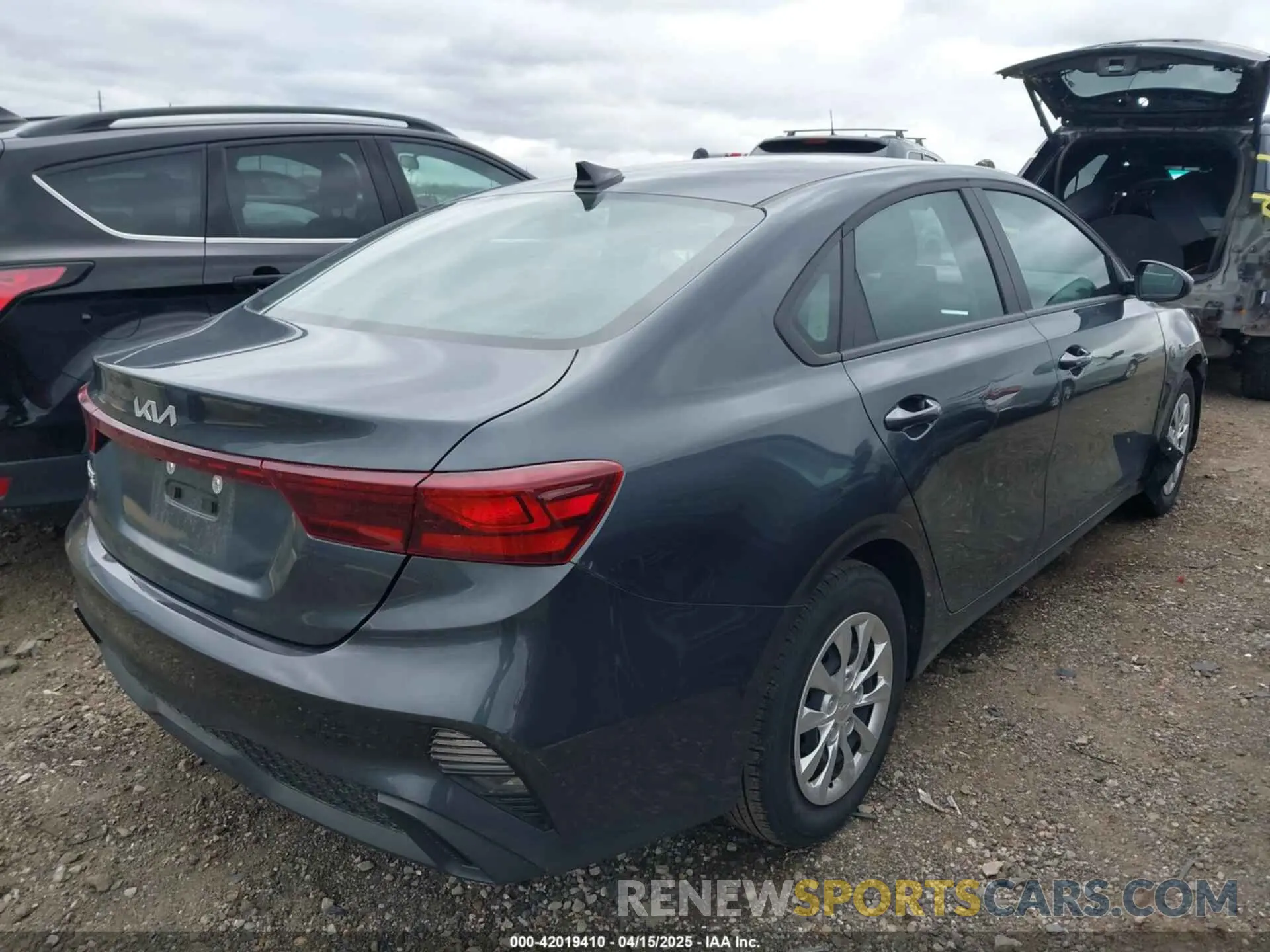 4 fotografías del automóvil dañado 3KPF24AD8RE699153 KIA FORTE 2024