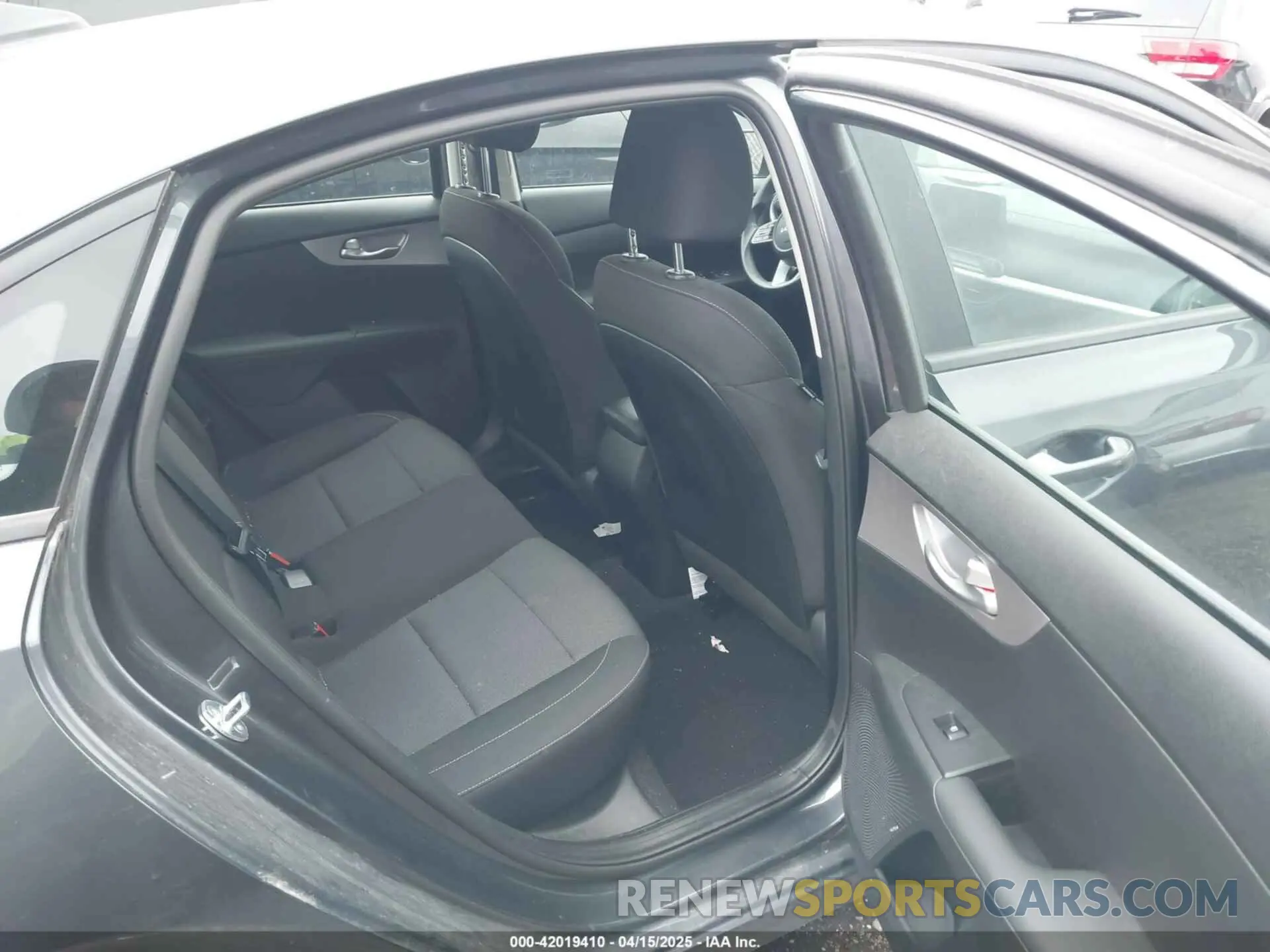 8 fotografías del automóvil dañado 3KPF24AD8RE699153 KIA FORTE 2024