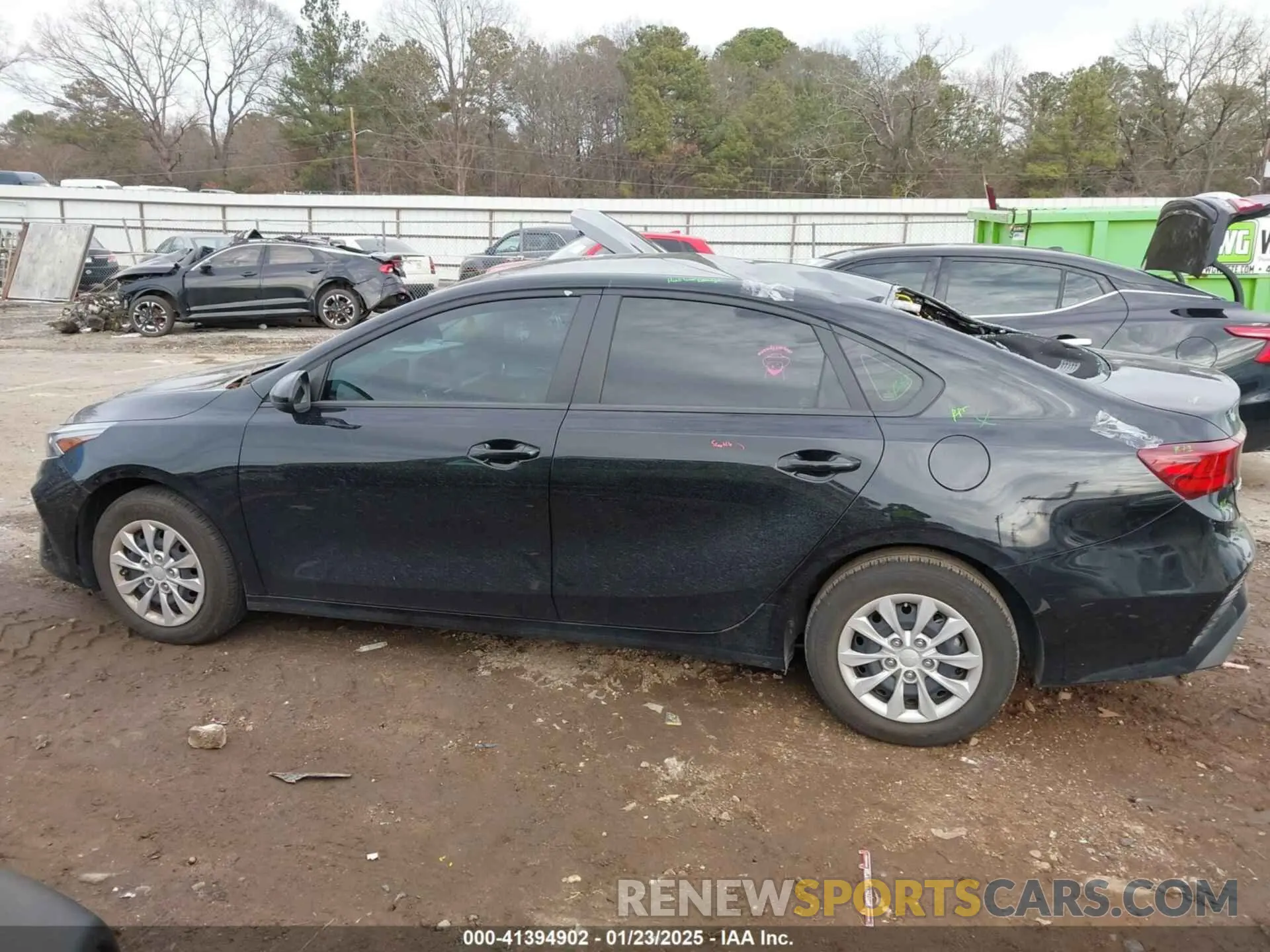 14 fotografías del automóvil dañado 3KPF24AD8RE709180 KIA FORTE 2024