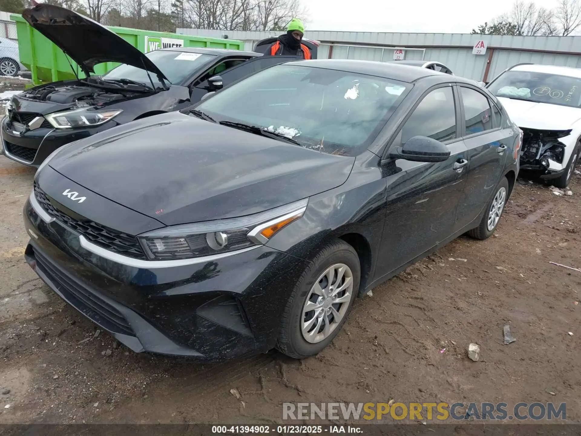 2 fotografías del automóvil dañado 3KPF24AD8RE709180 KIA FORTE 2024