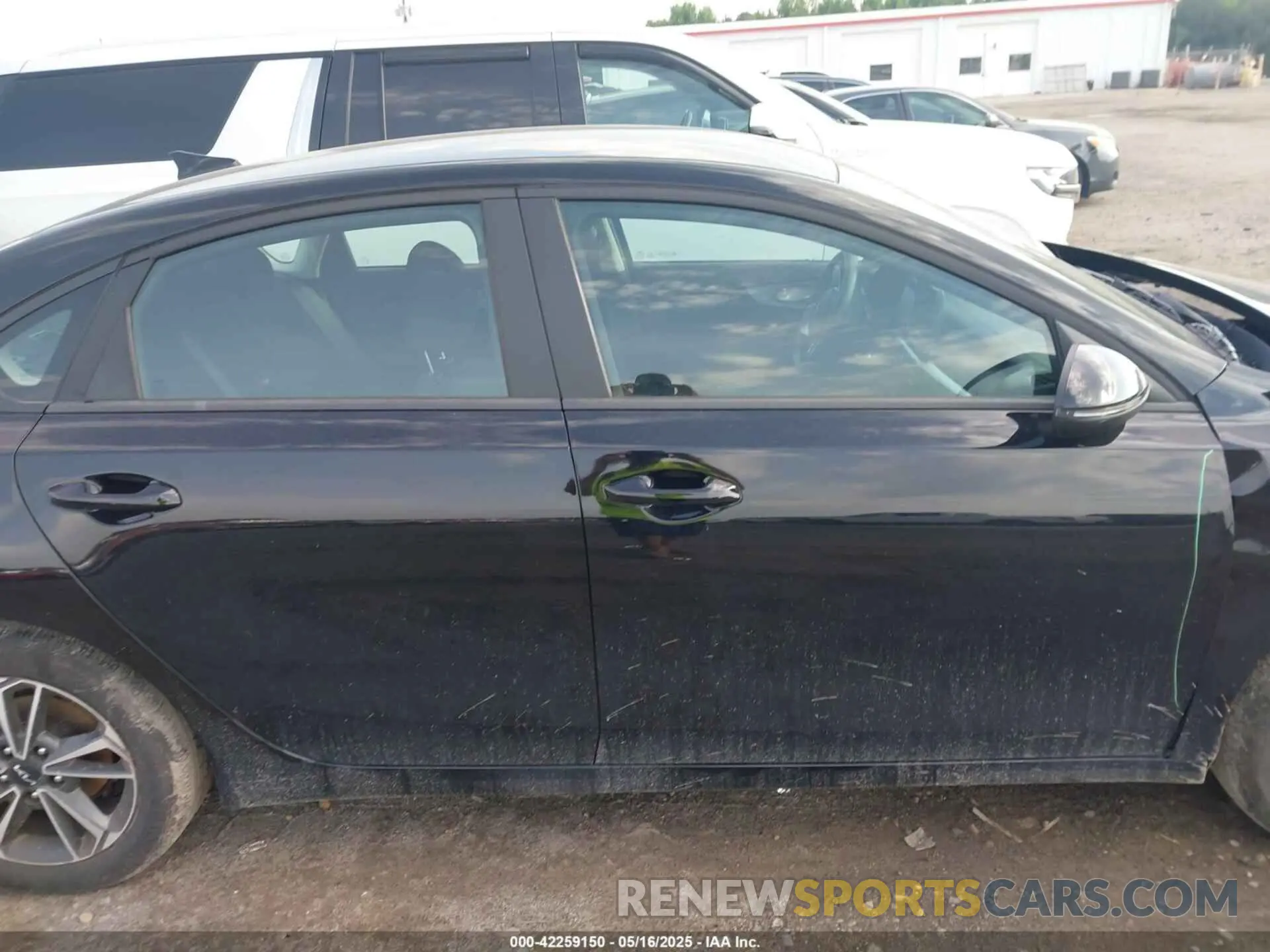 14 fotografías del automóvil dañado 3KPF24AD8RE714332 KIA FORTE 2024