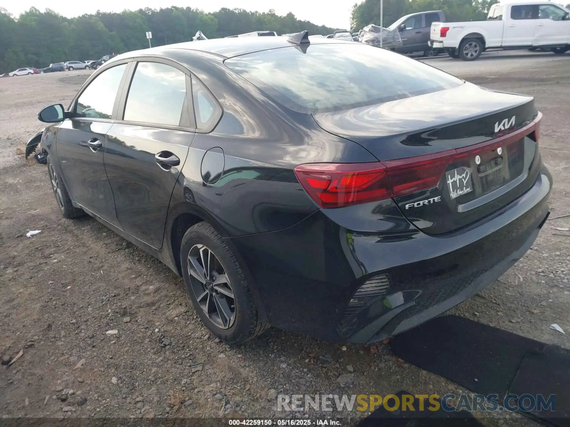 3 fotografías del automóvil dañado 3KPF24AD8RE714332 KIA FORTE 2024