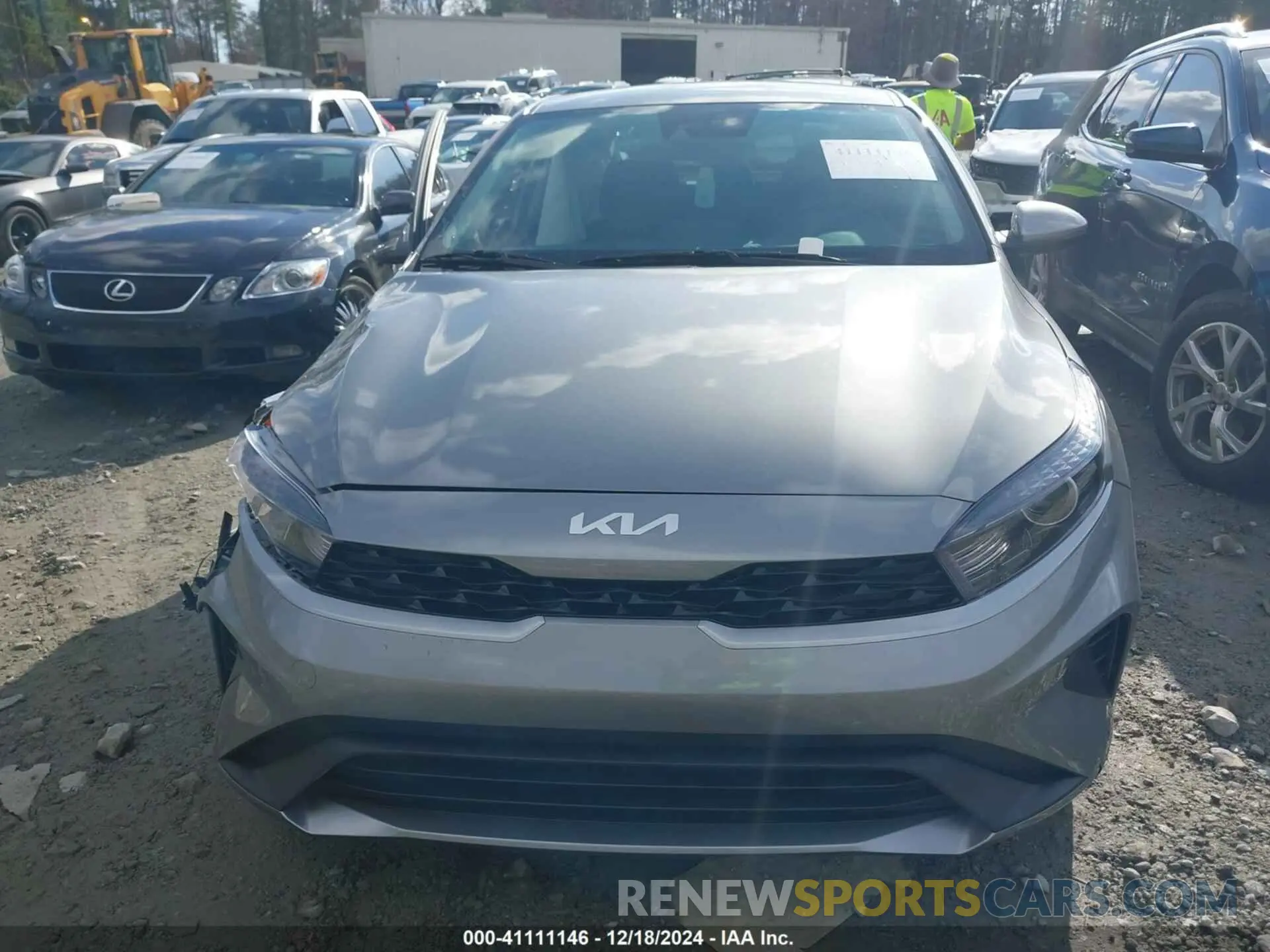 12 fotografías del automóvil dañado 3KPF24AD8RE722804 KIA FORTE 2024