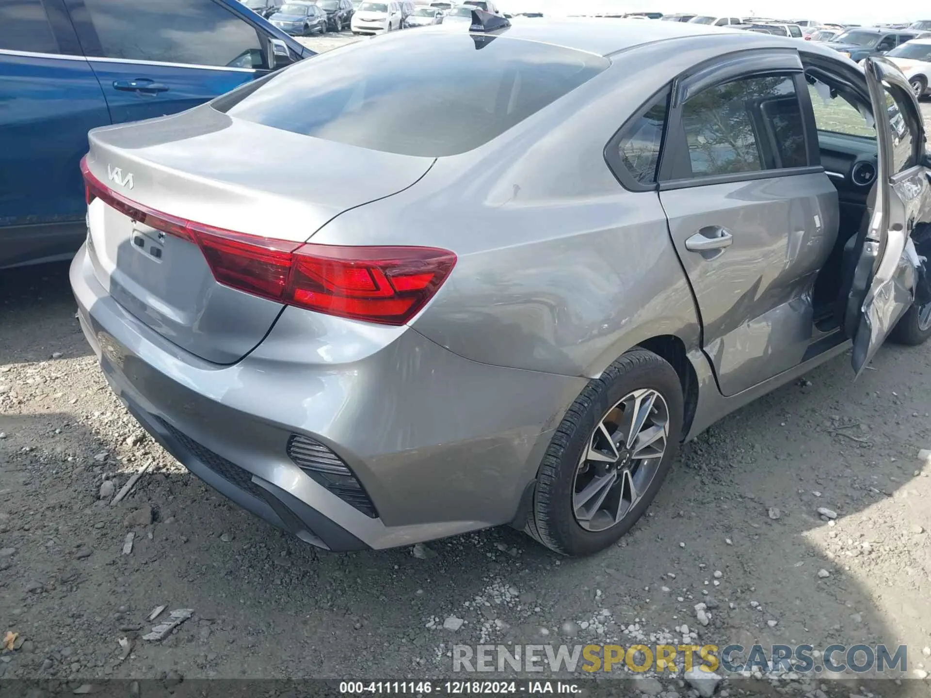 4 fotografías del automóvil dañado 3KPF24AD8RE722804 KIA FORTE 2024