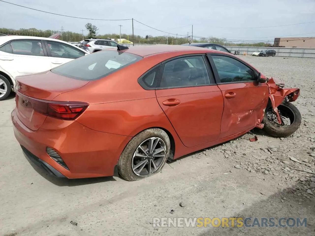 3 fotografías del automóvil dañado 3KPF24AD8RE728120 KIA FORTE 2024