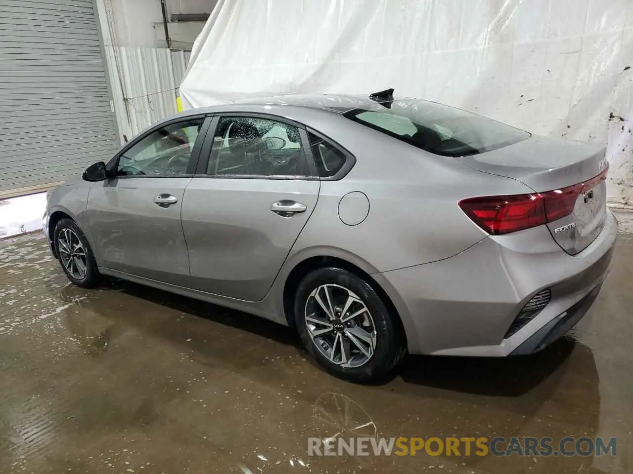 2 fotografías del automóvil dañado 3KPF24AD8RE738484 KIA FORTE 2024
