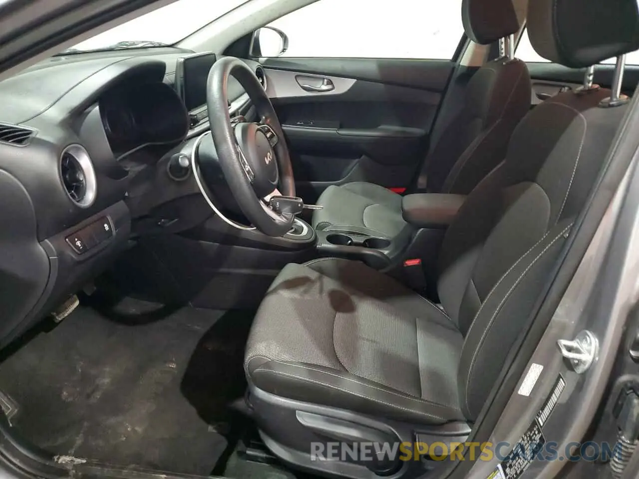 7 fotografías del automóvil dañado 3KPF24AD8RE738484 KIA FORTE 2024